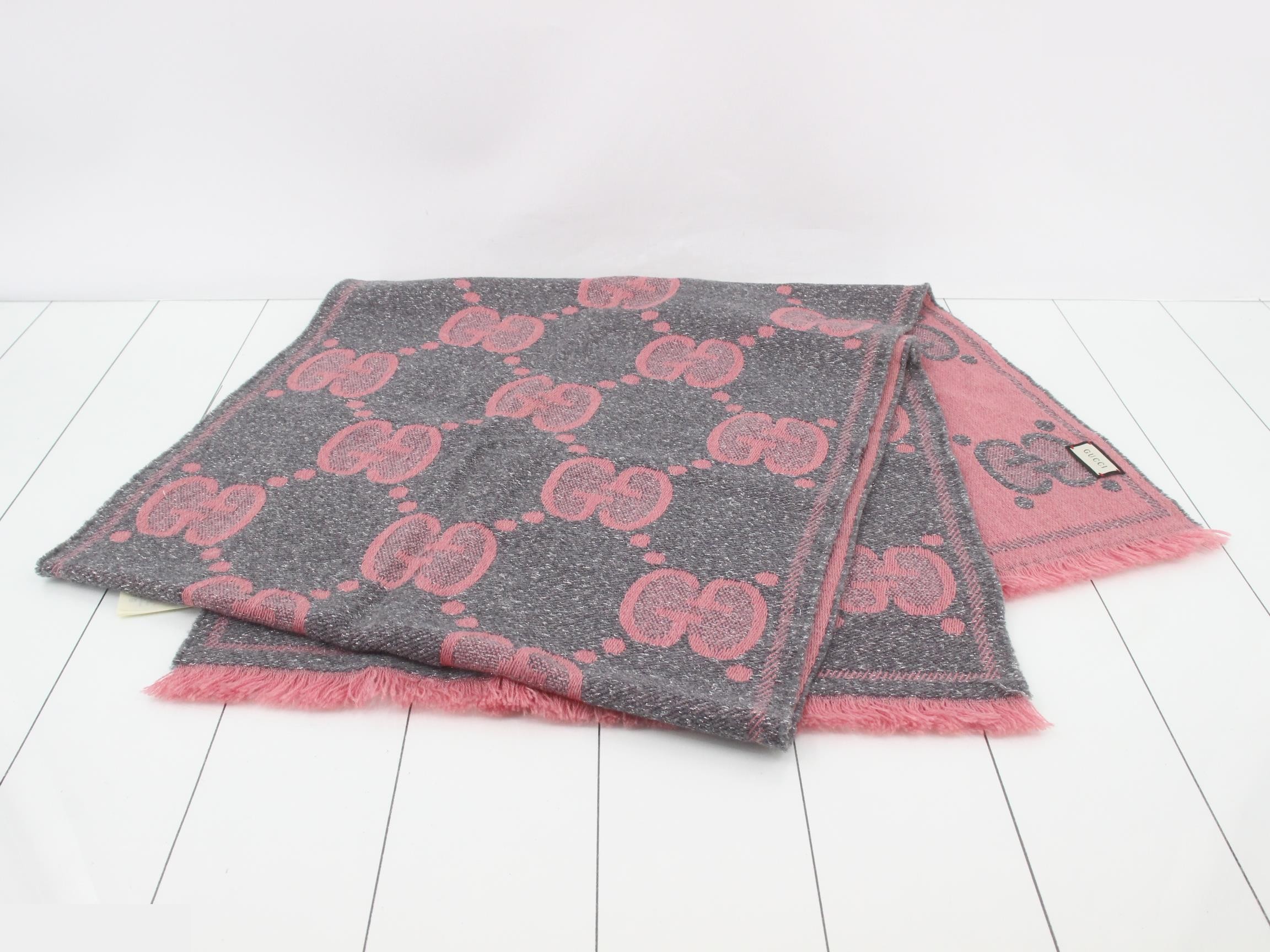 New tag GG glitter scarf gray pink — view 3