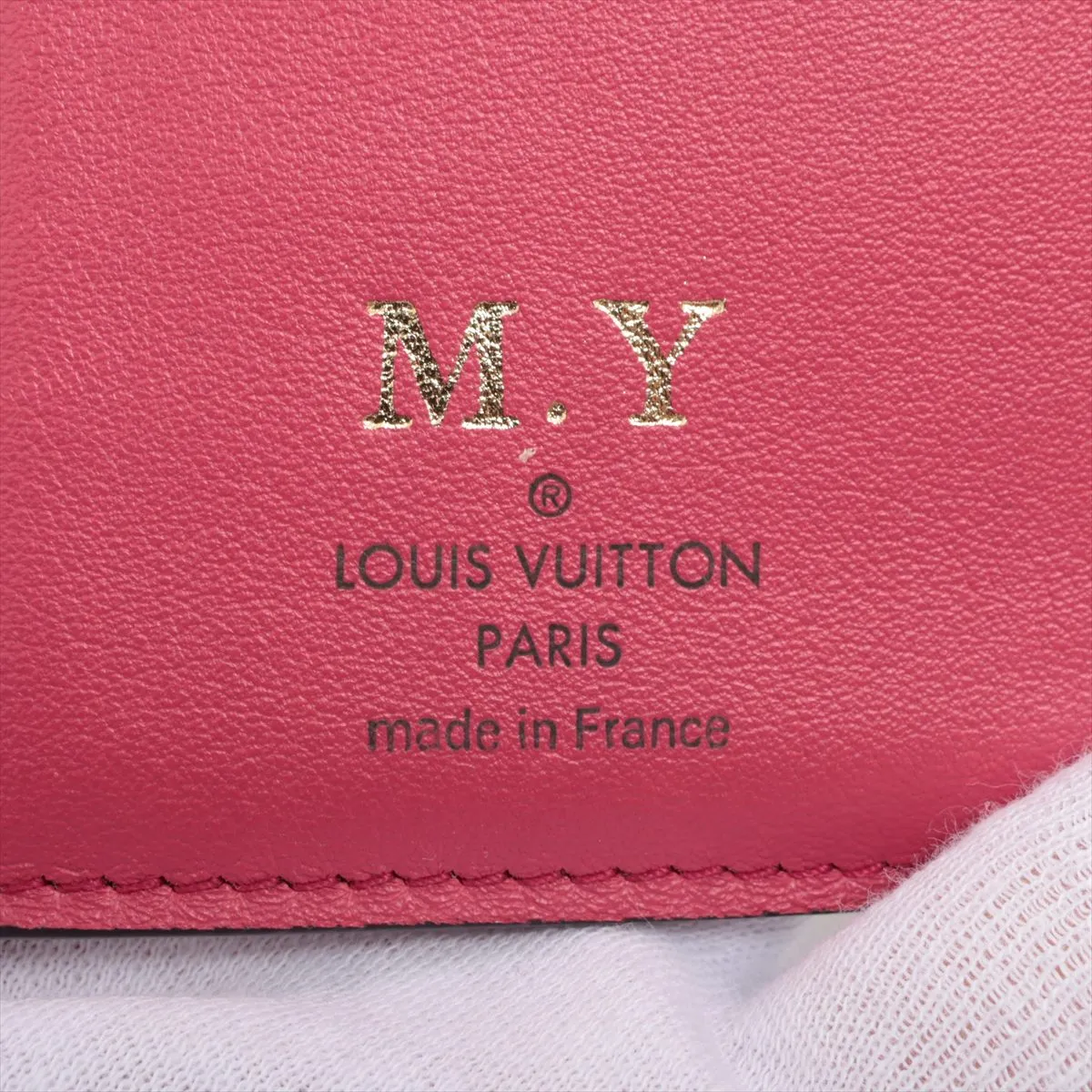 Taurillon Portefeuille Capucines Compact M62157 Noir x Hot Pink Compact Wallet with Initials RFID Reactive — view 7