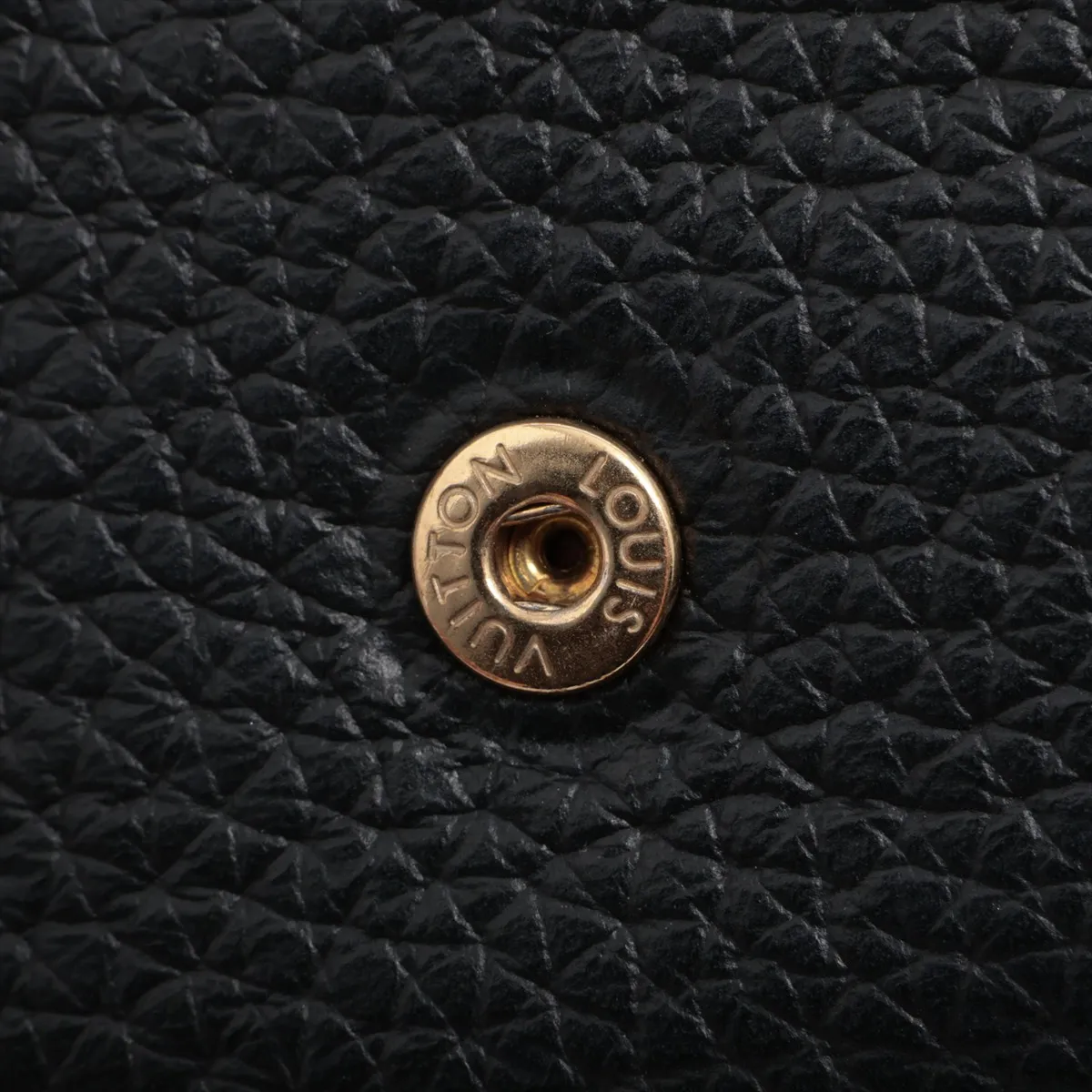 Taurillon Portefeuille Capucines Compact M62157 Noir x Hot Pink Compact Wallet with Initials RFID Reactive — view 9