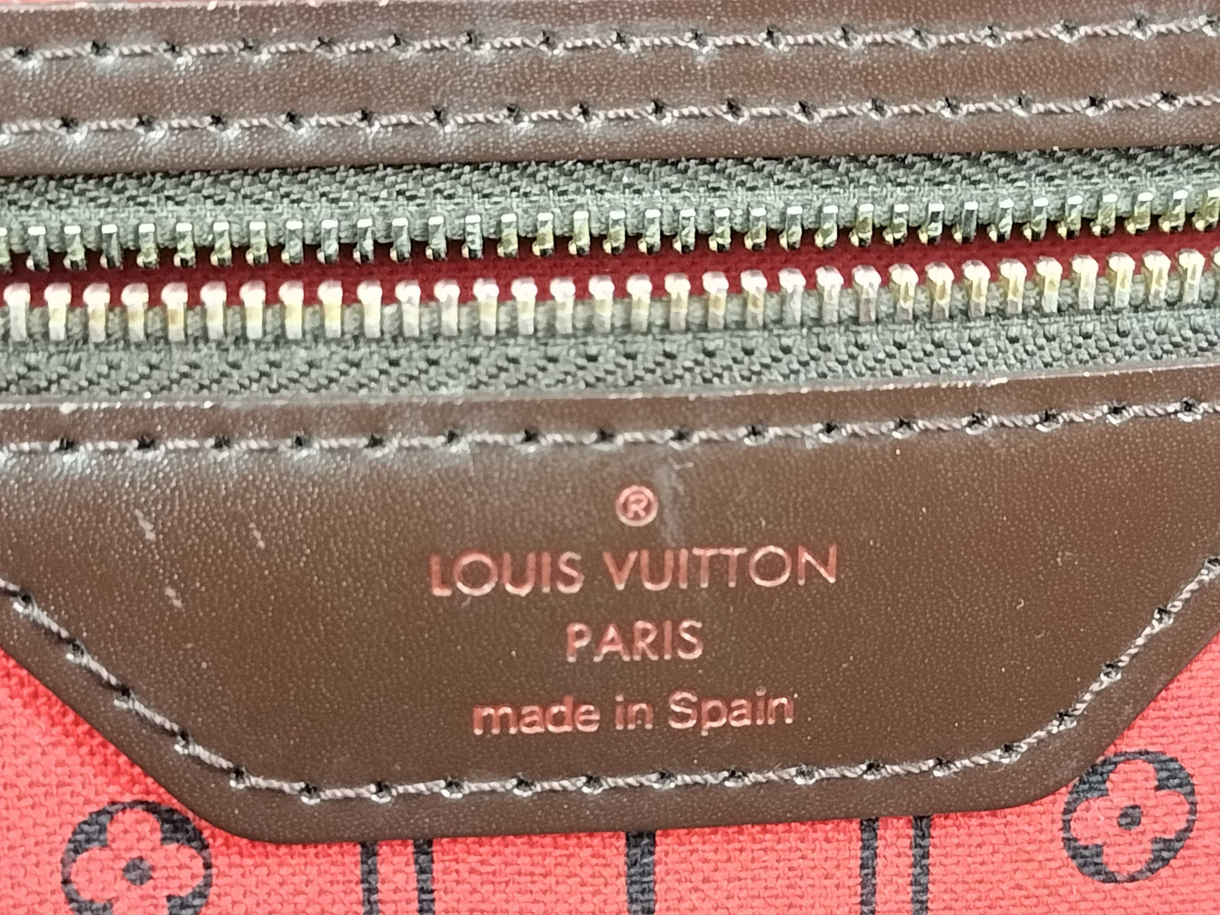 Damier Neverfull MM Tote Bag — view 11