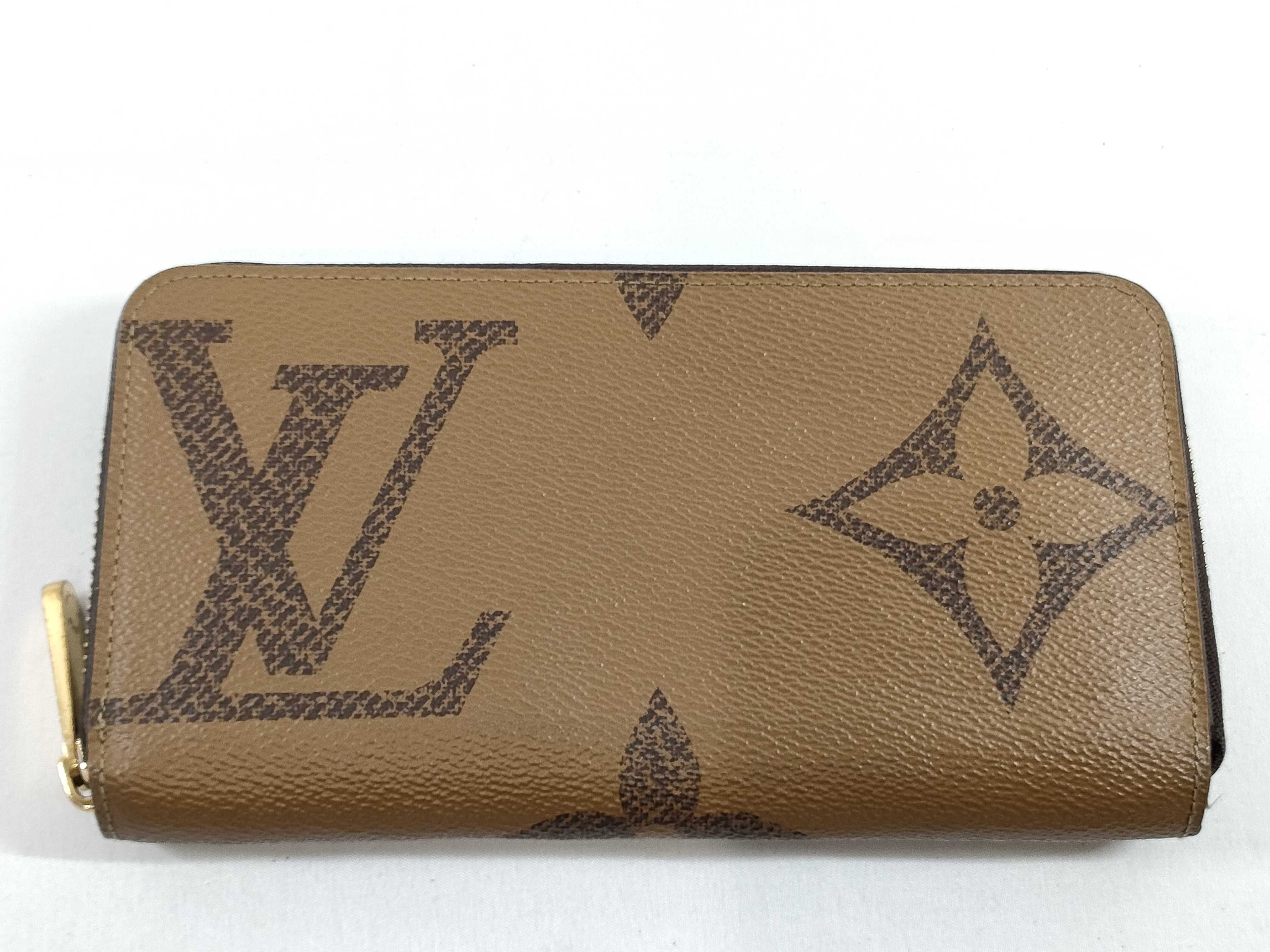 Monogram Giant Reverse Zippy Wallet