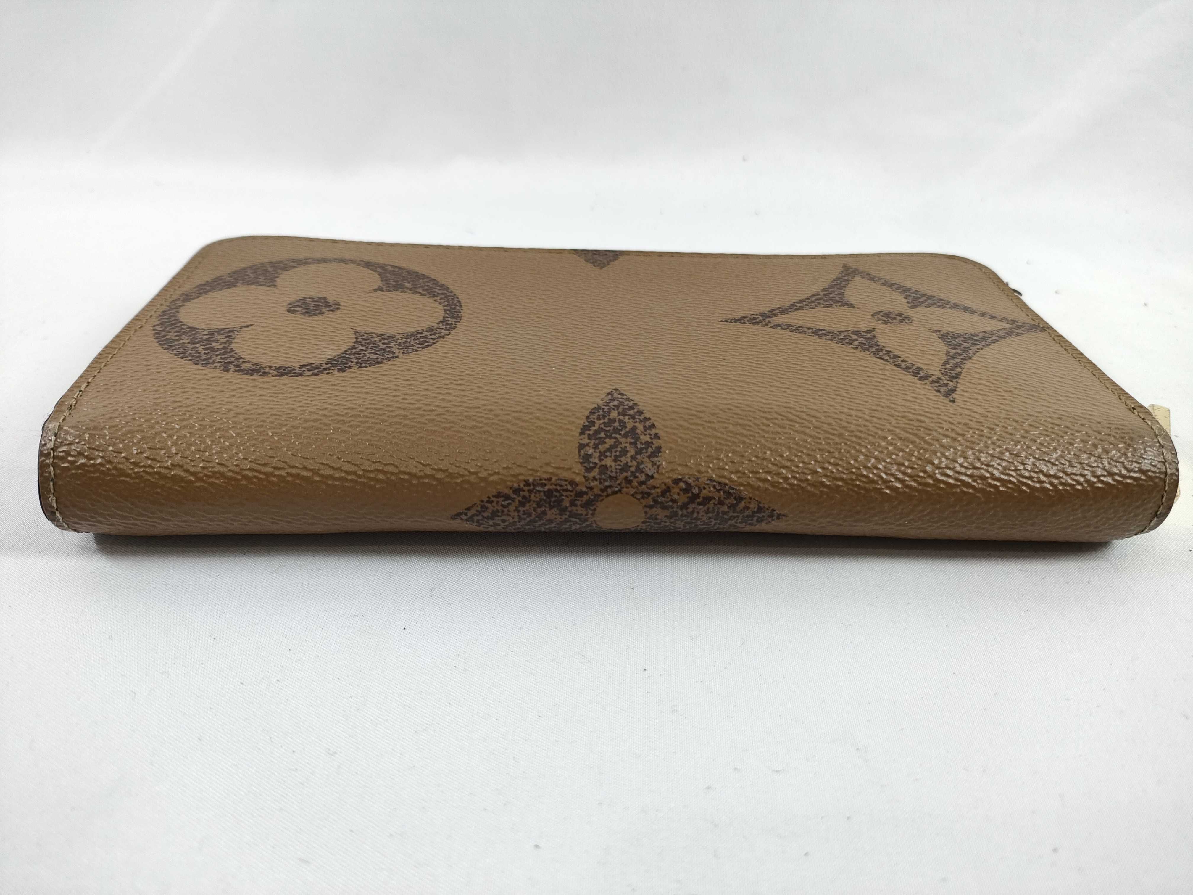 Monogram Giant Reverse Zippy Wallet — view 4