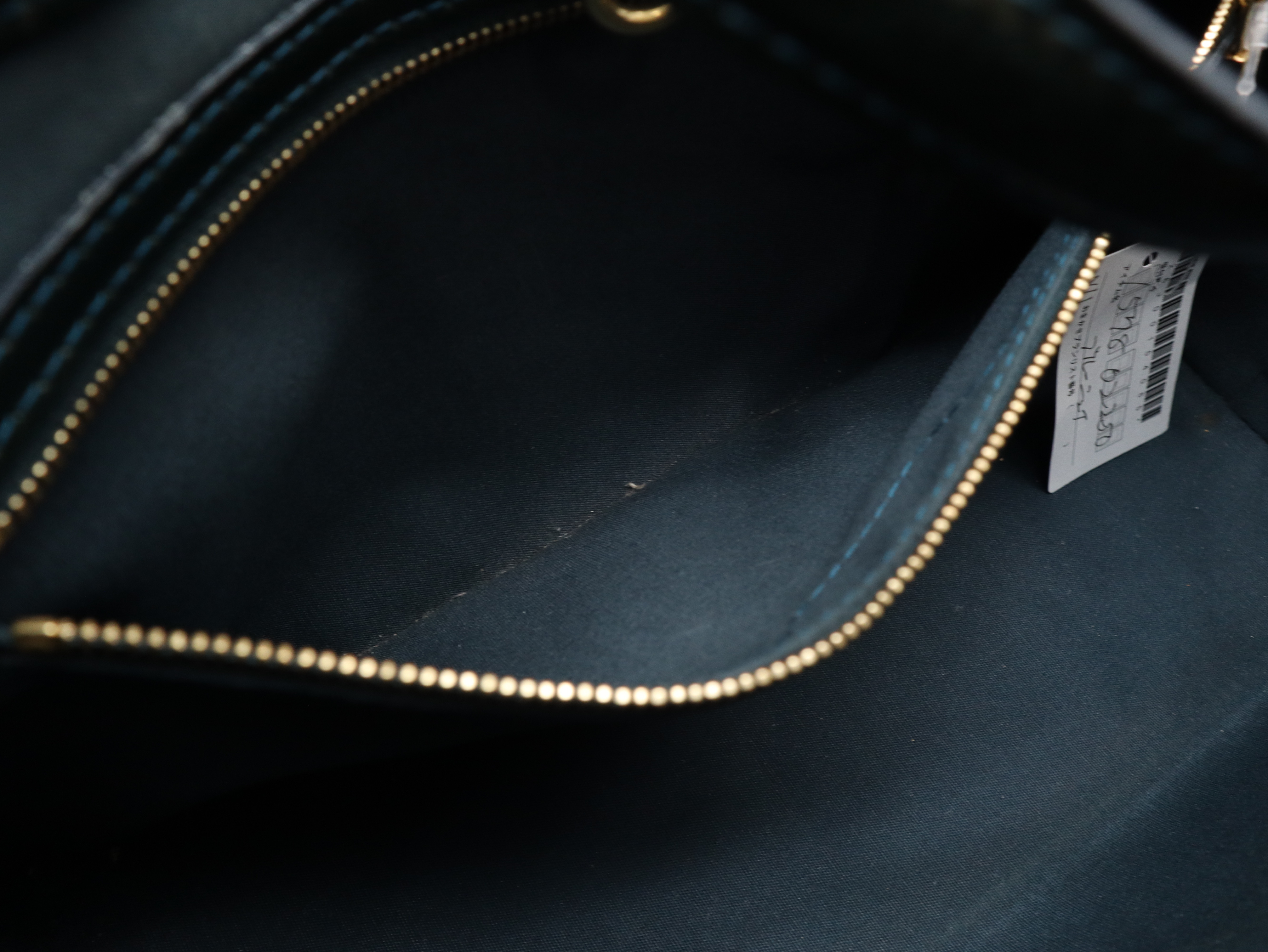M93684 Vernis Wilshire PM Blue Nuit Handbag — view 11