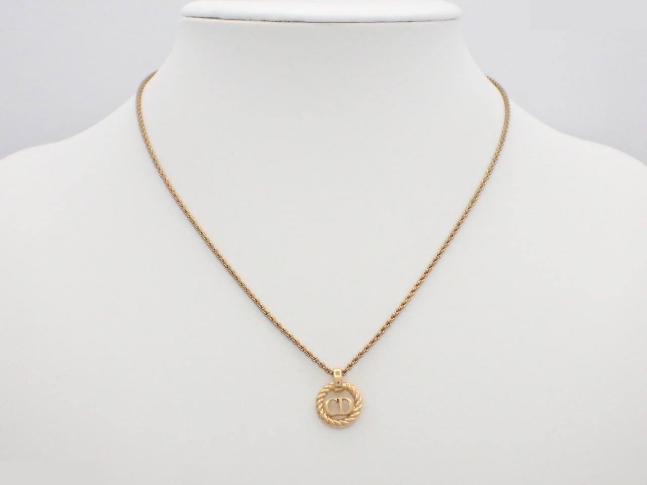 Other line: Precious metal/CD logo necklace/pendant, neck circumference approximately 47cm. — view 3