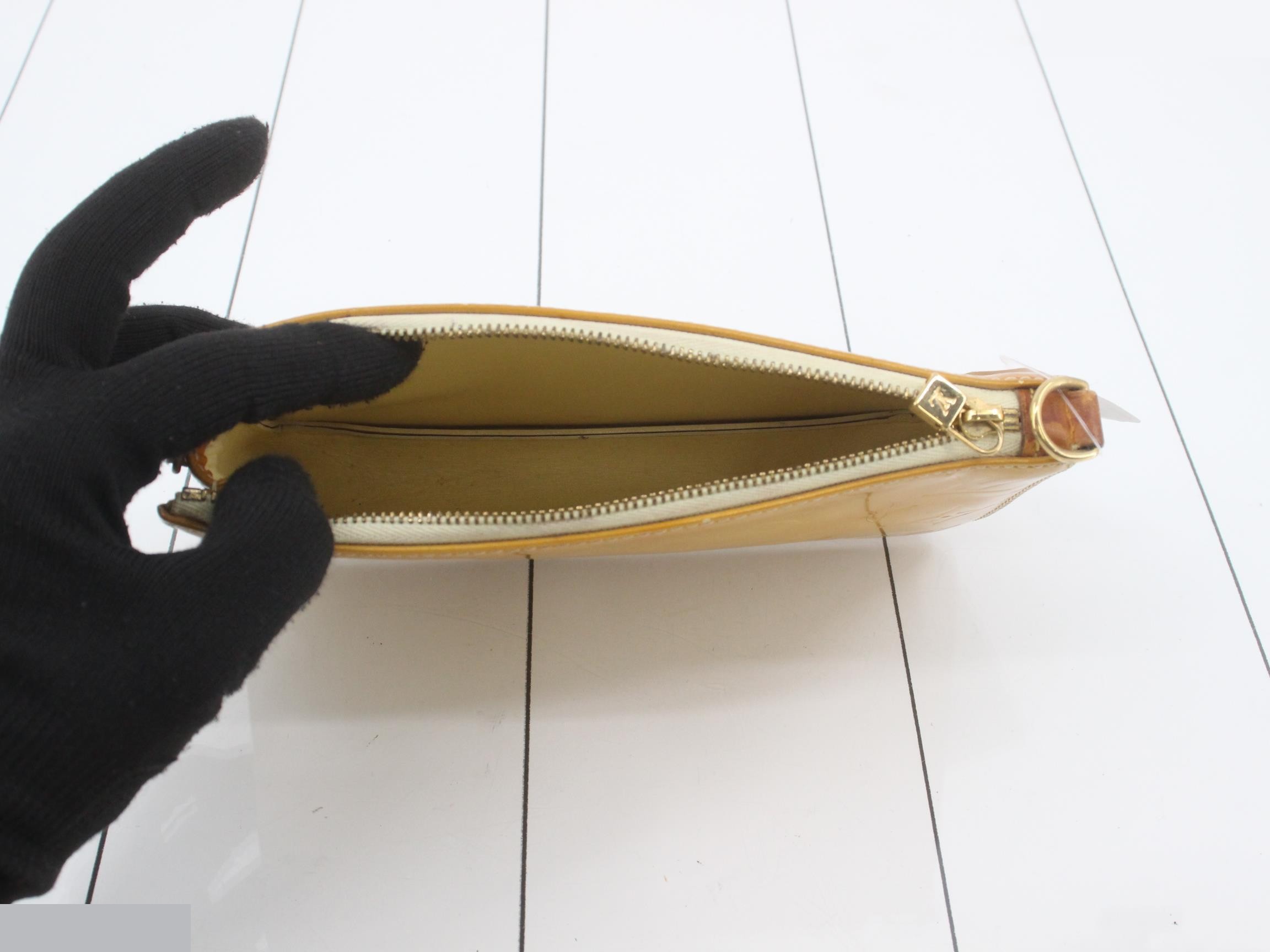 Other lines: Bags & Pouches, Accessory Pouches — view 4