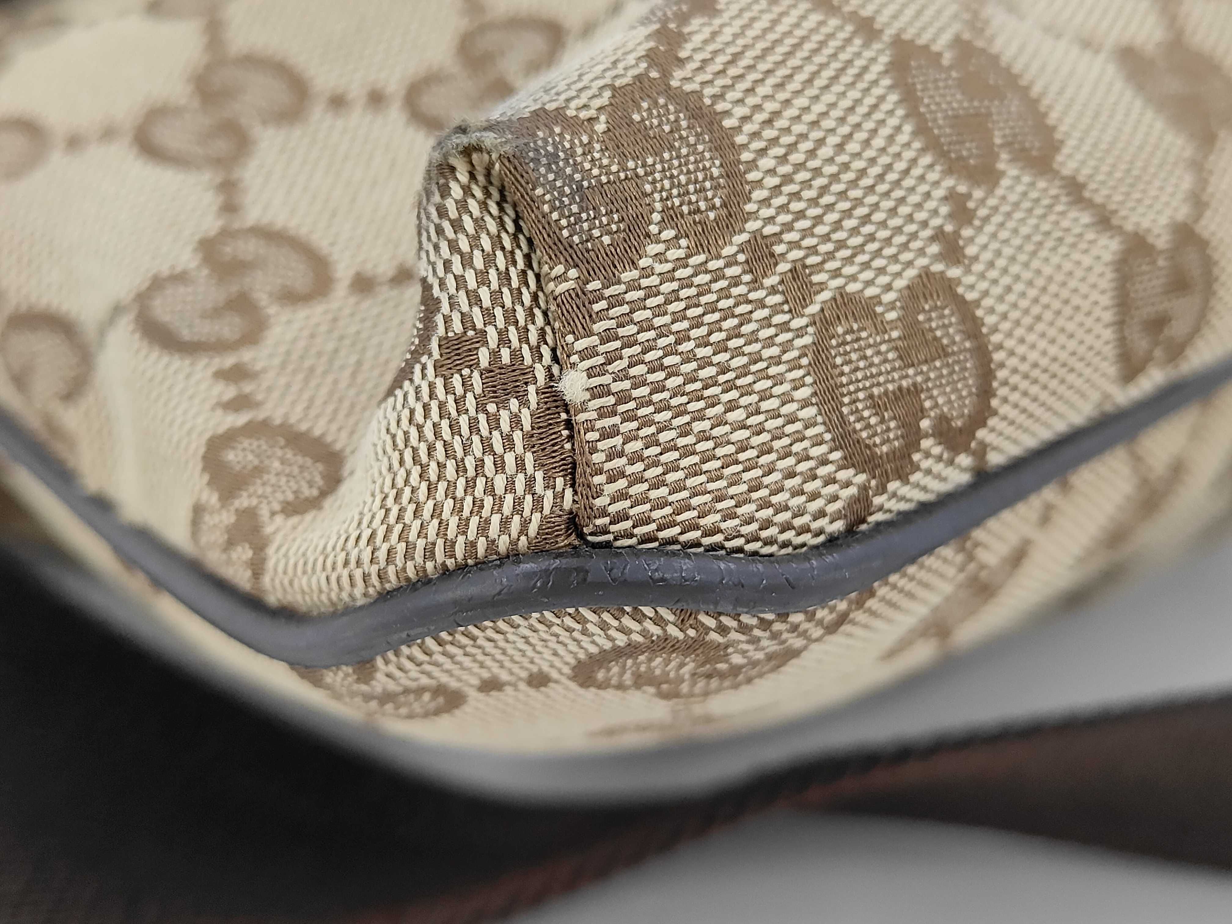 GG Canvas Shoulder Bag — view 4