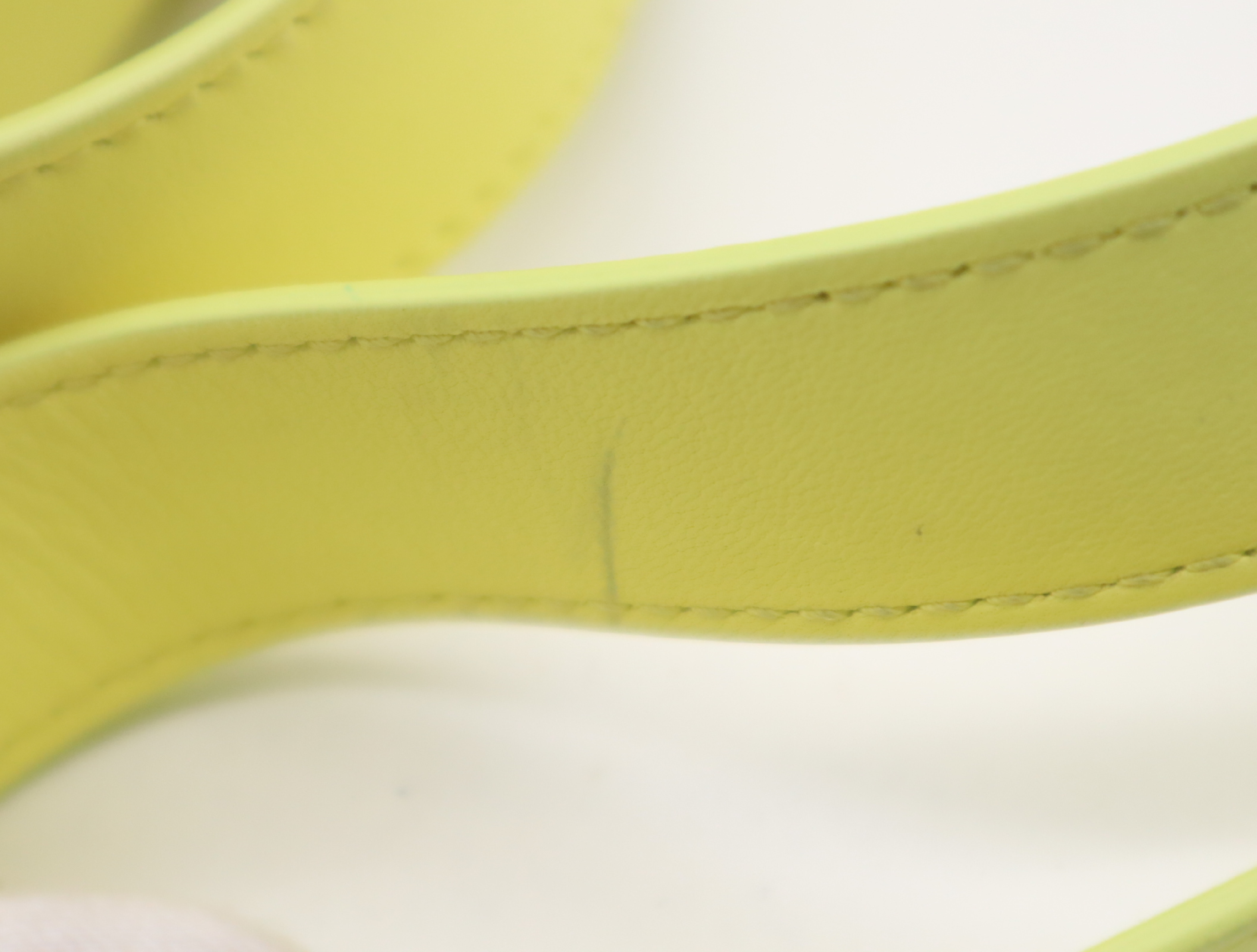 Leather Maxi Intrecciato Cassette Shoulder Bag, Light Yellow - Shoulder Bag — view 11
