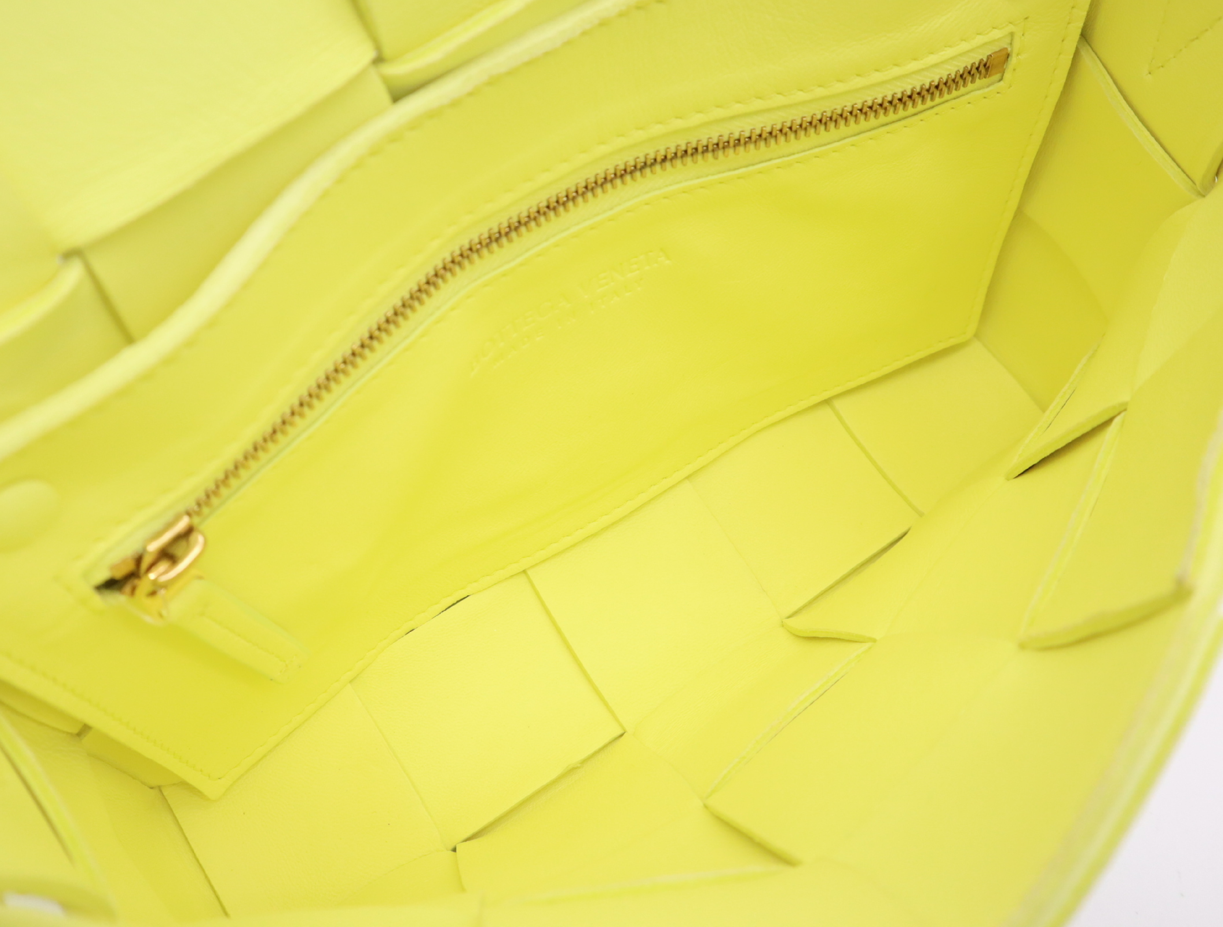 Leather Maxi Intrecciato Cassette Shoulder Bag, Light Yellow - Shoulder Bag — view 13