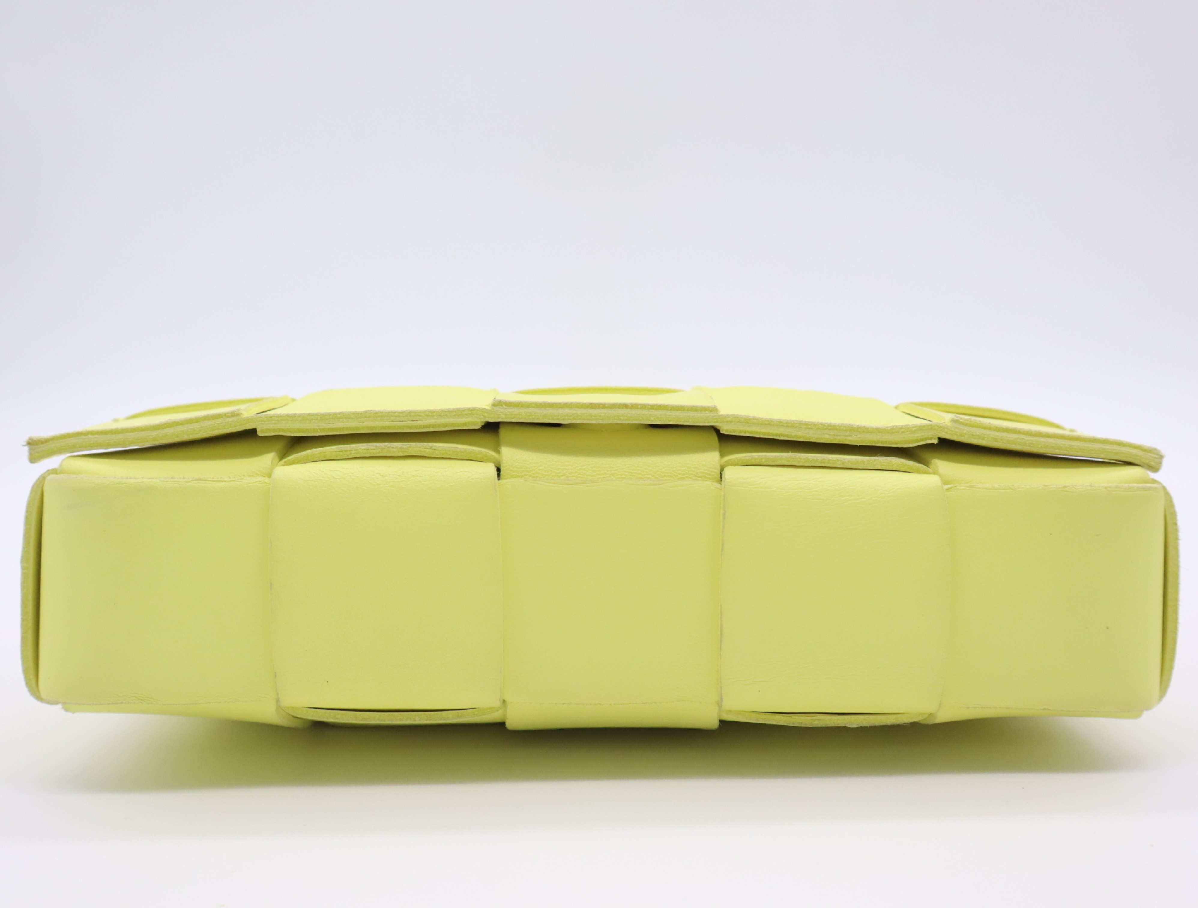 Leather Maxi Intrecciato Cassette Shoulder Bag, Light Yellow - Shoulder Bag — view 4