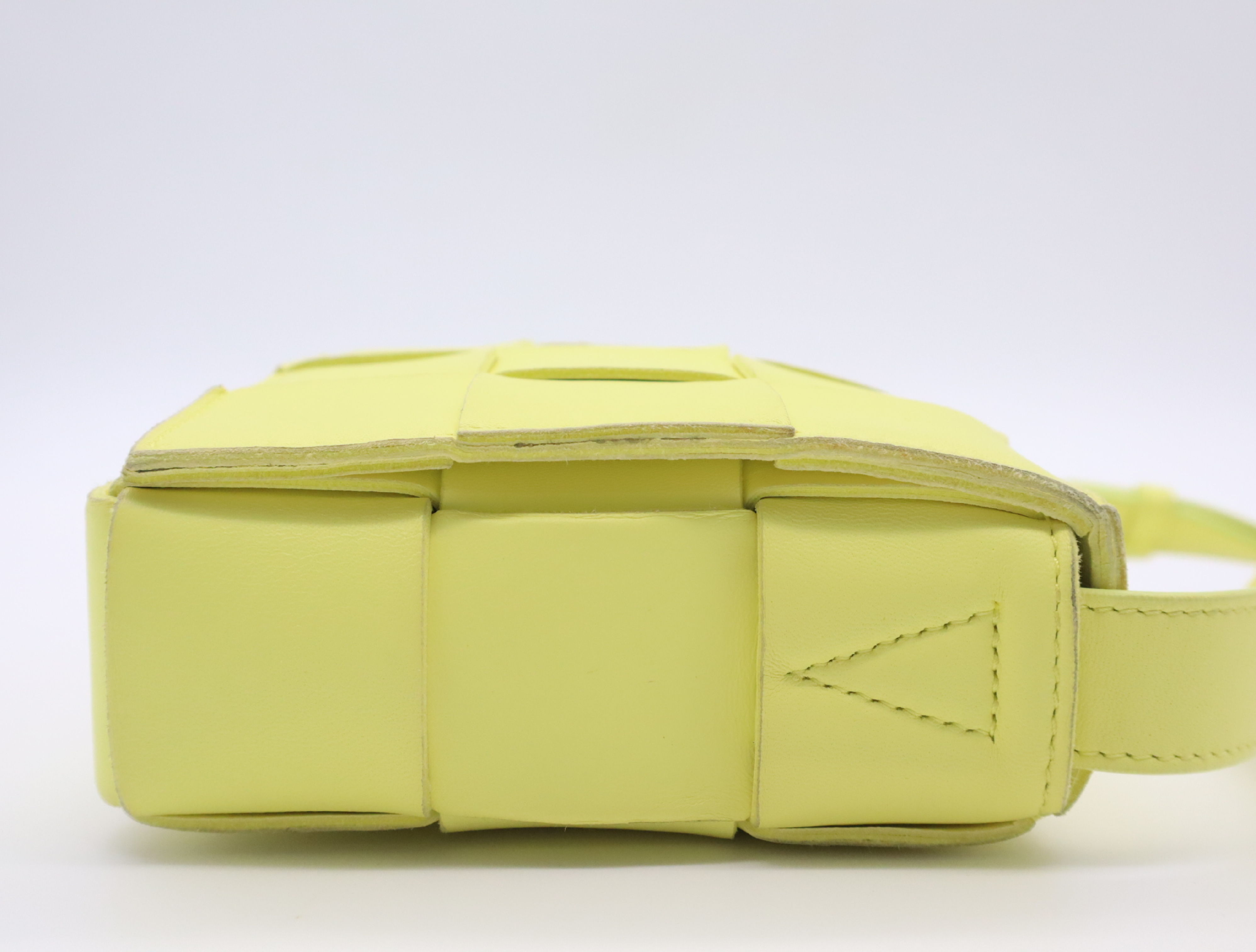 Leather Maxi Intrecciato Cassette Shoulder Bag, Light Yellow - Shoulder Bag — view 5