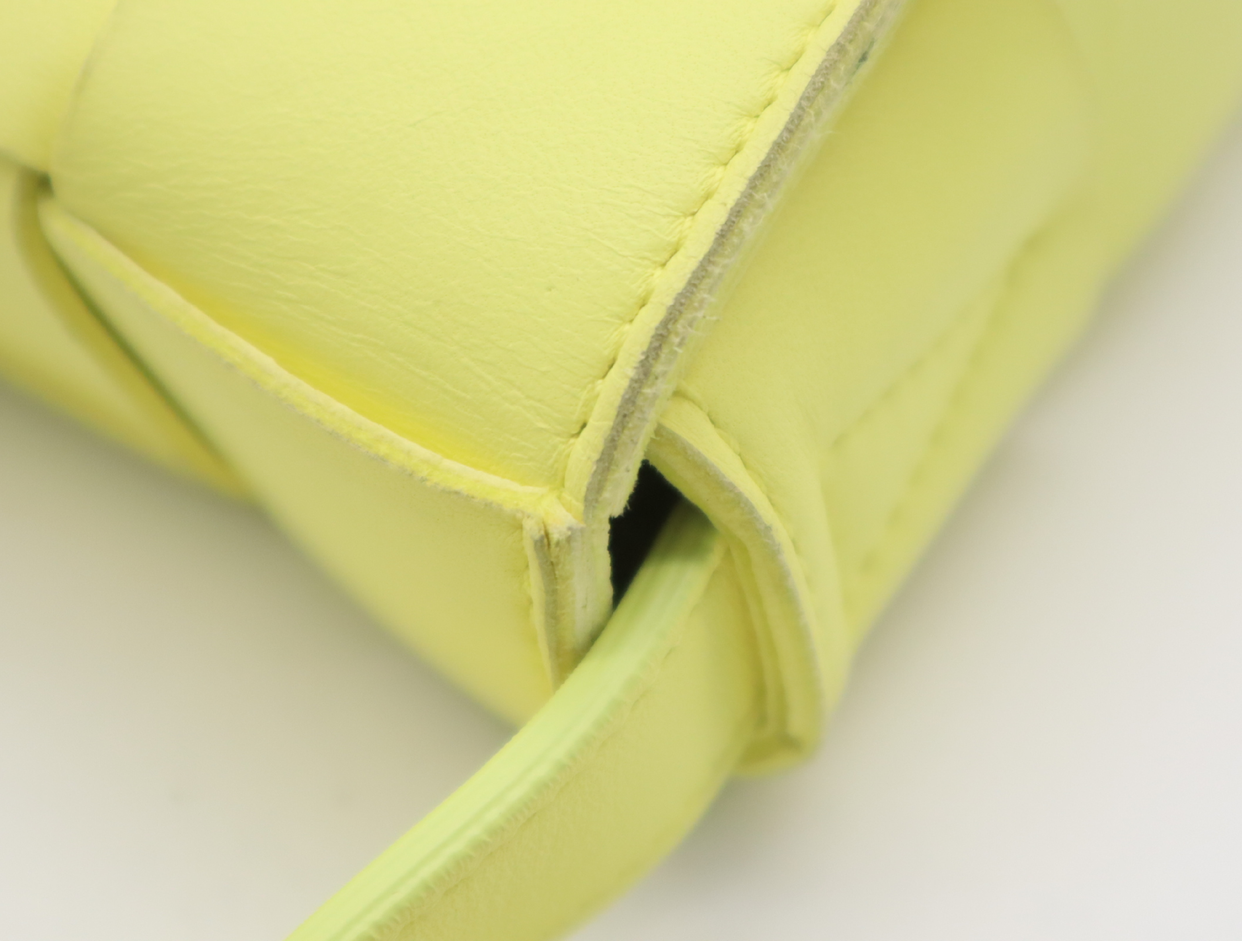 Leather Maxi Intrecciato Cassette Shoulder Bag, Light Yellow - Shoulder Bag — view 9