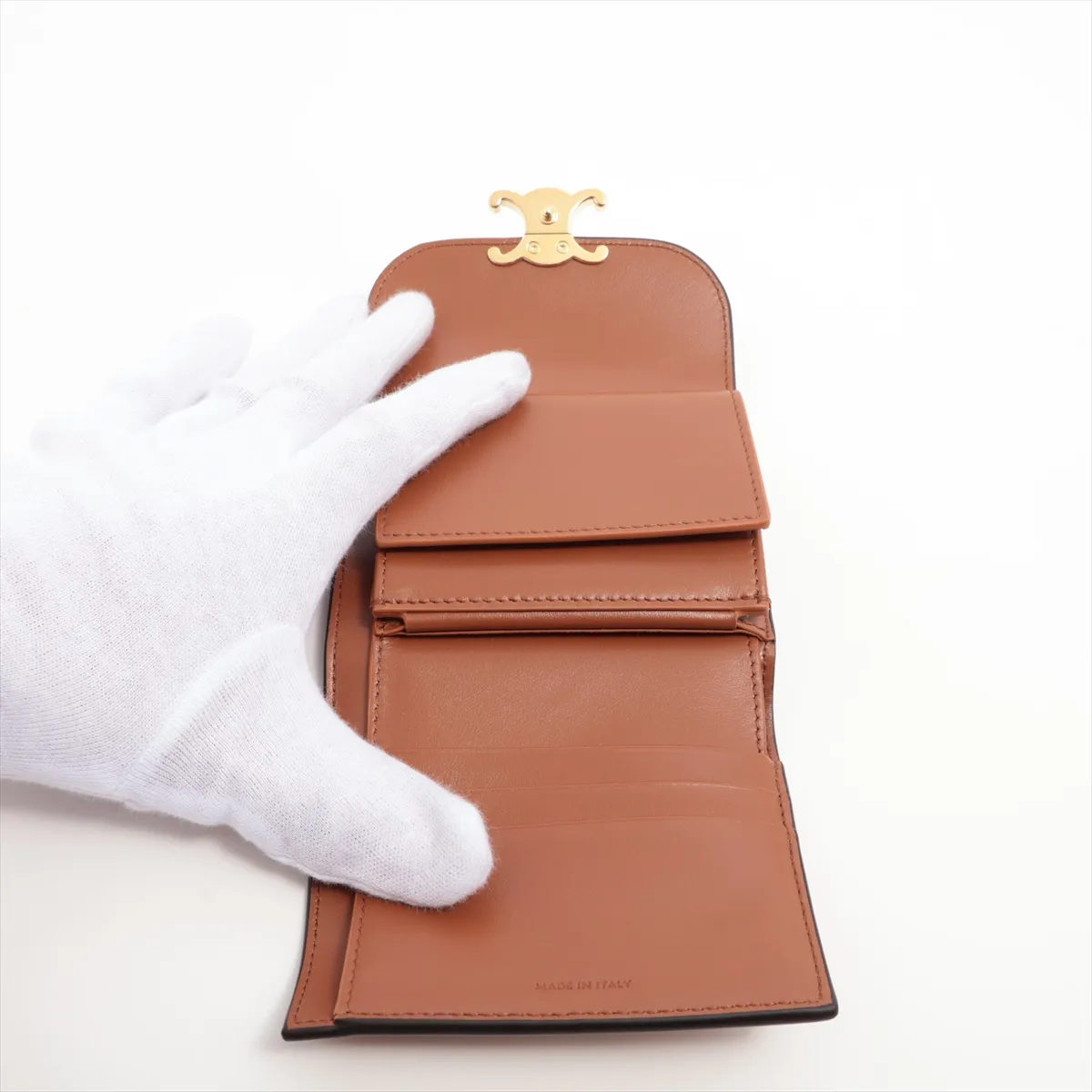 Triomphe Small Flap Wallet Leather Compact Wallet Brown — view 4
