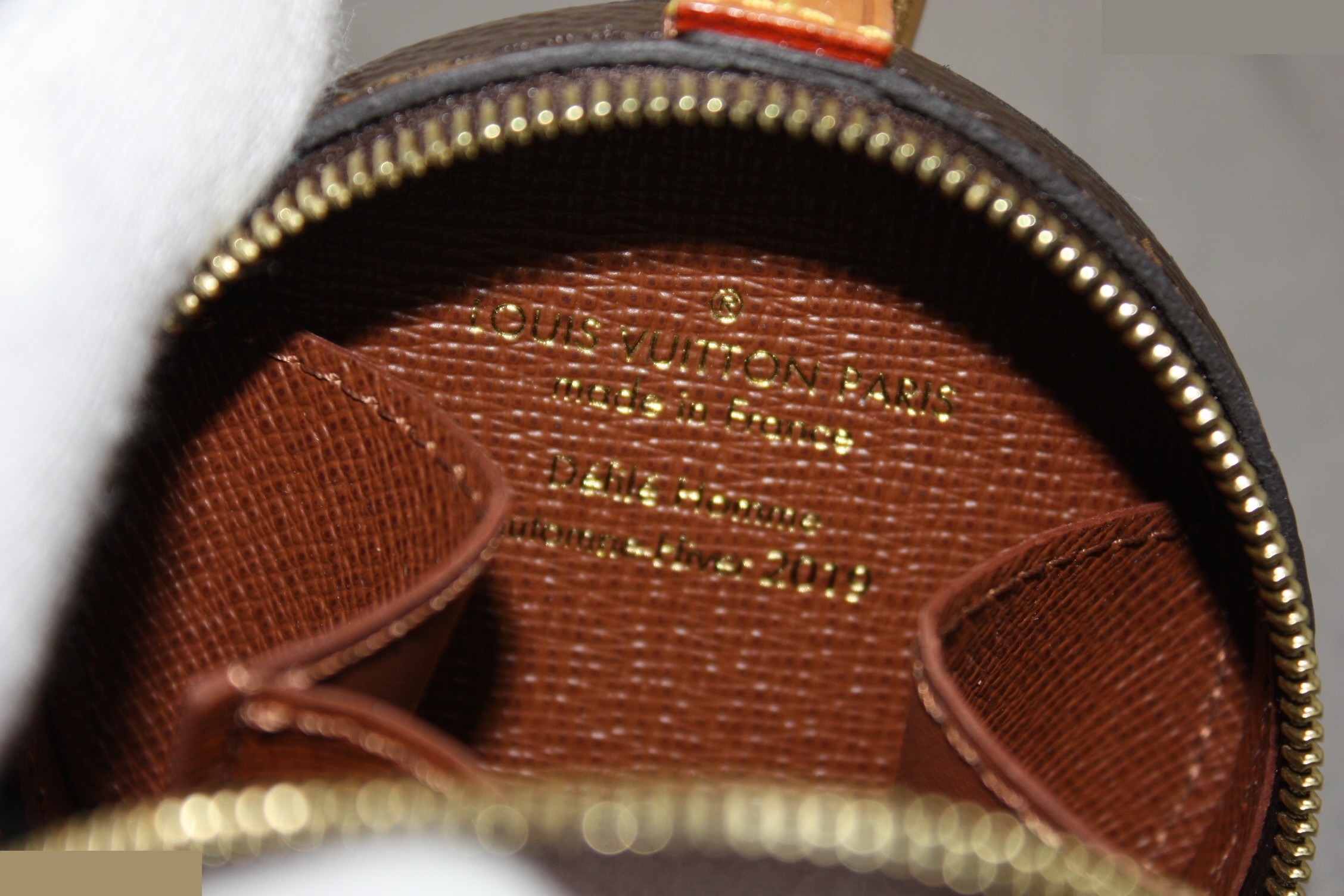 Round case — view 12