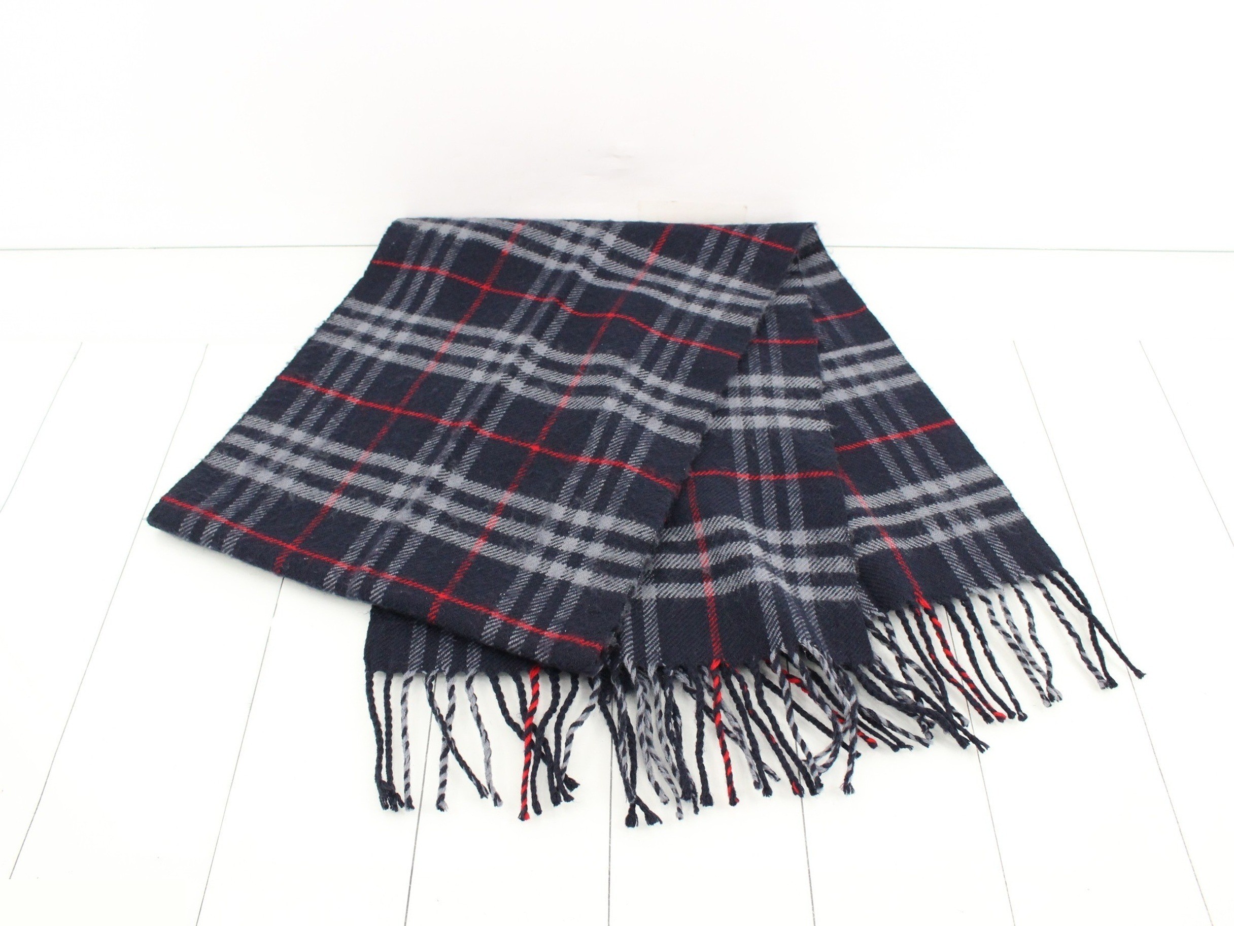 Other lines: Small items, accessories, and scarves — view 3