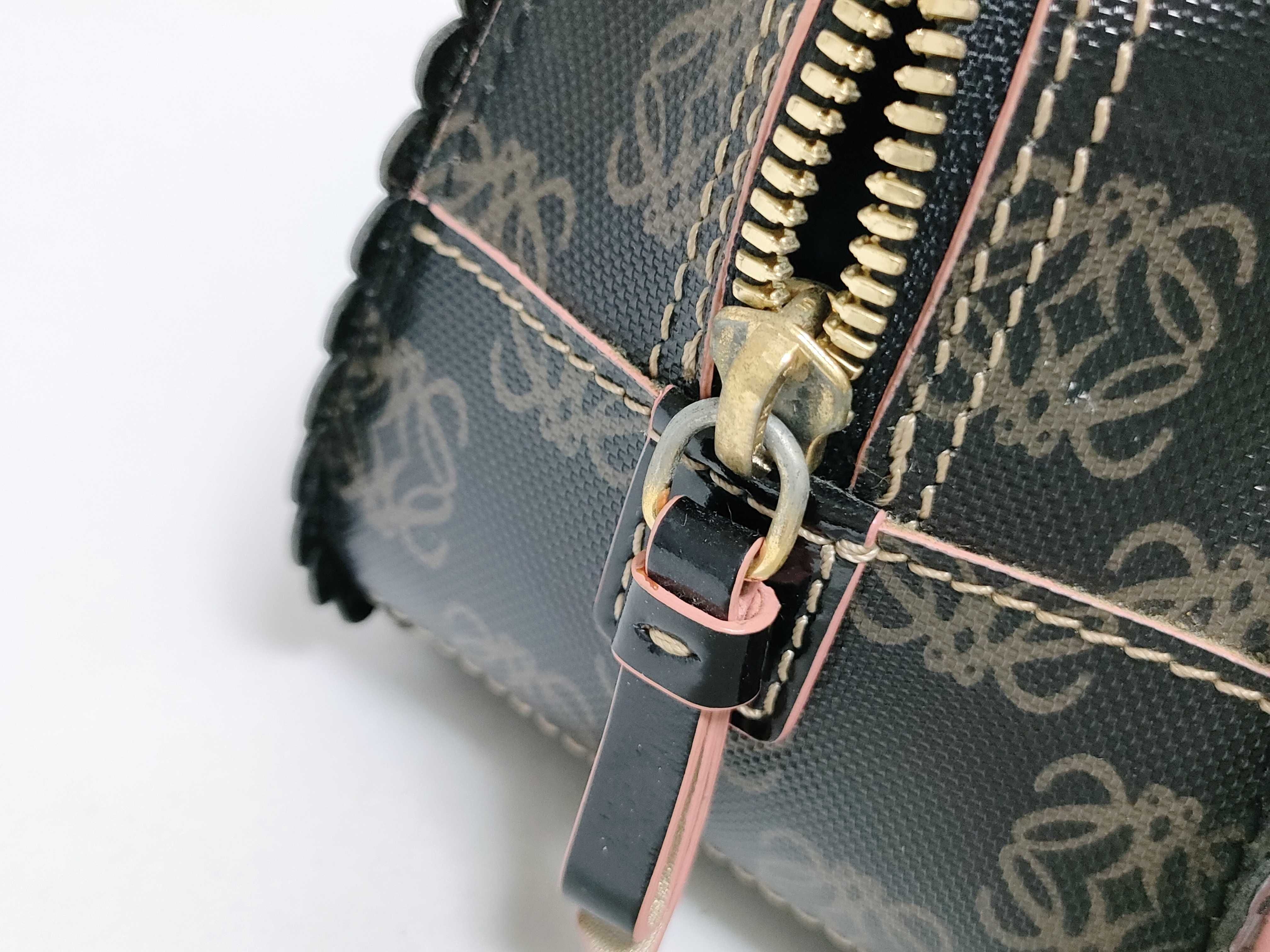 handbag with Anagram charm. — view 14