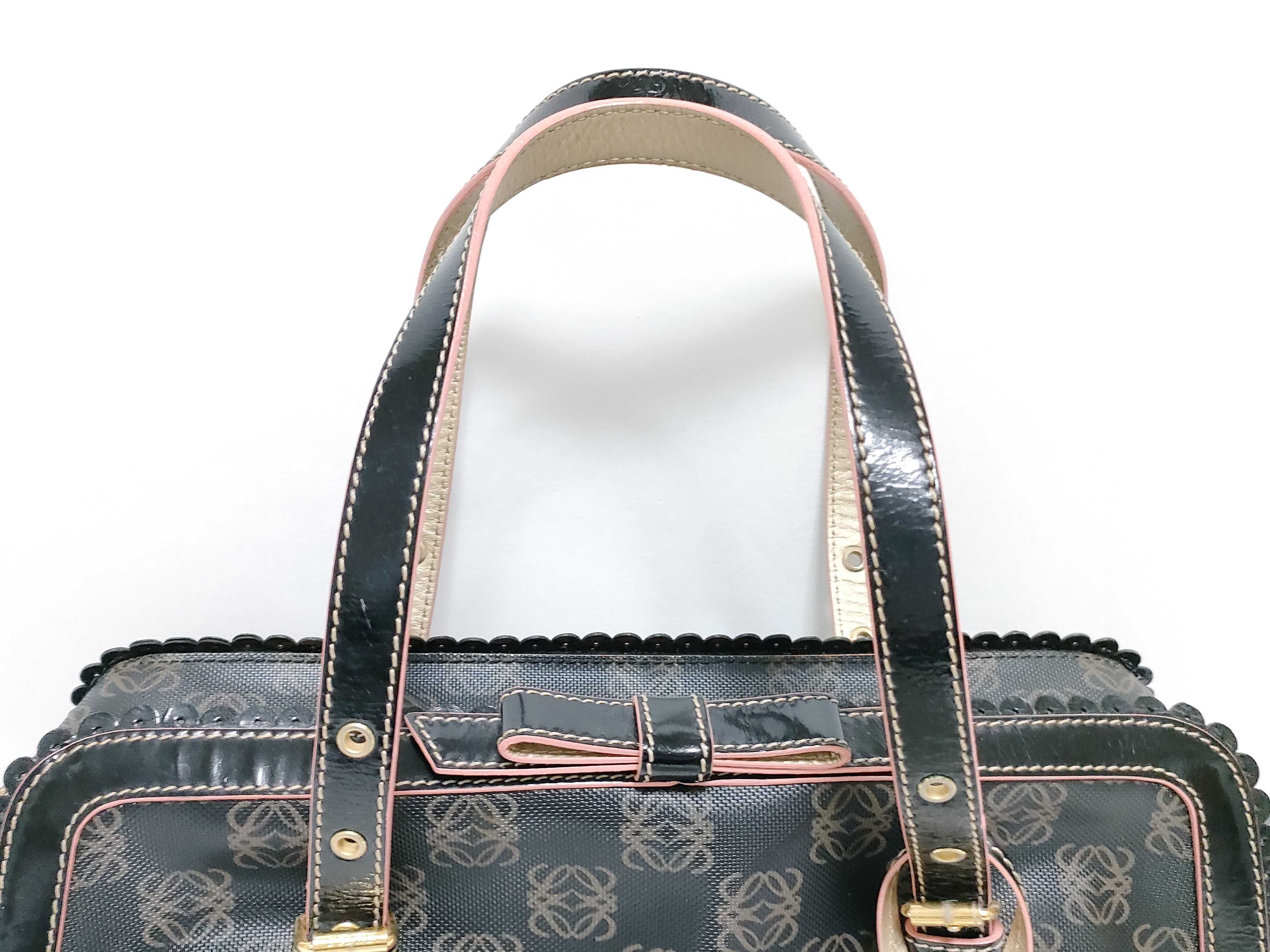 handbag with Anagram charm. — view 3