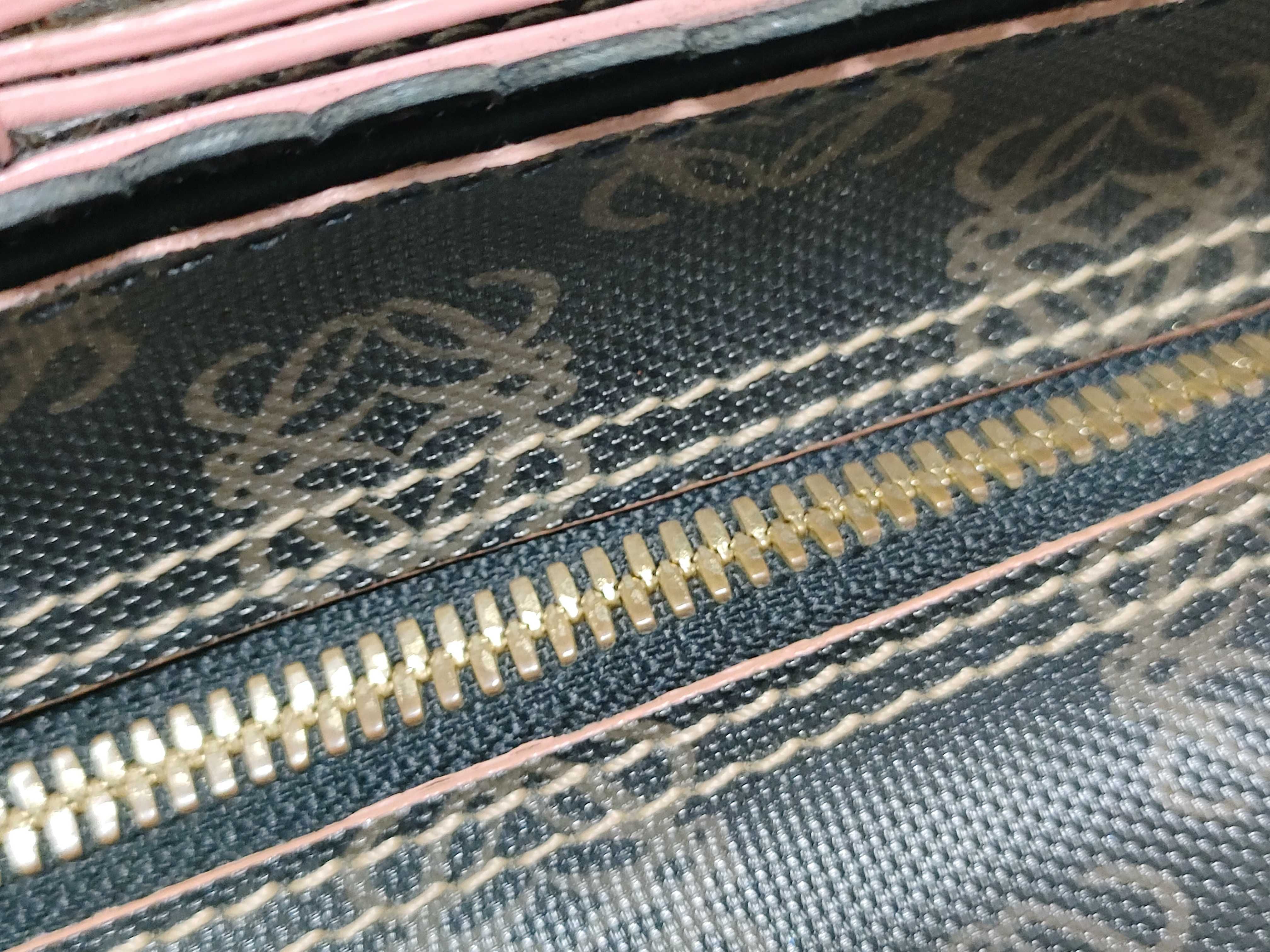 handbag with Anagram charm. — view 6