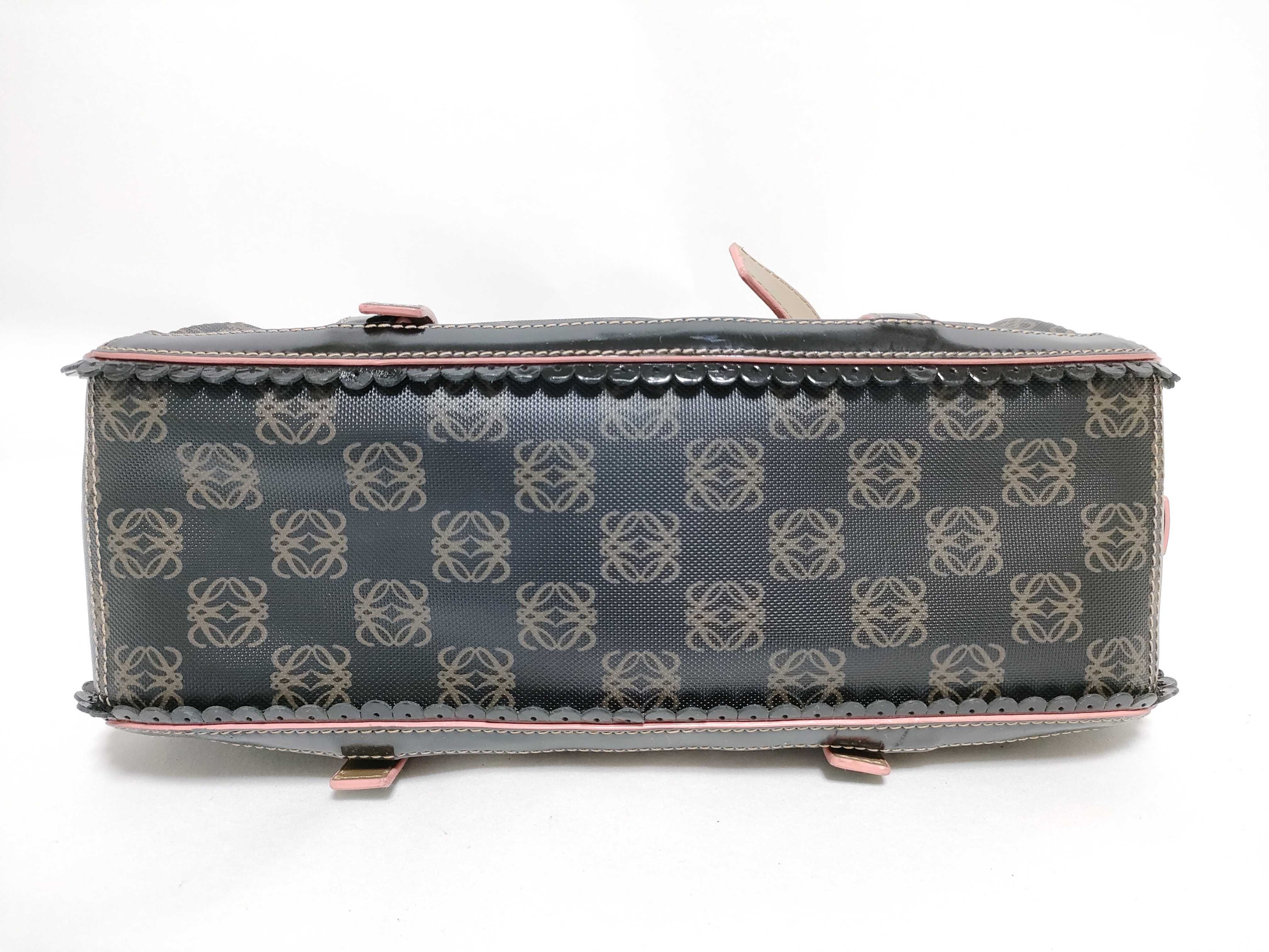 handbag with Anagram charm. — view 8