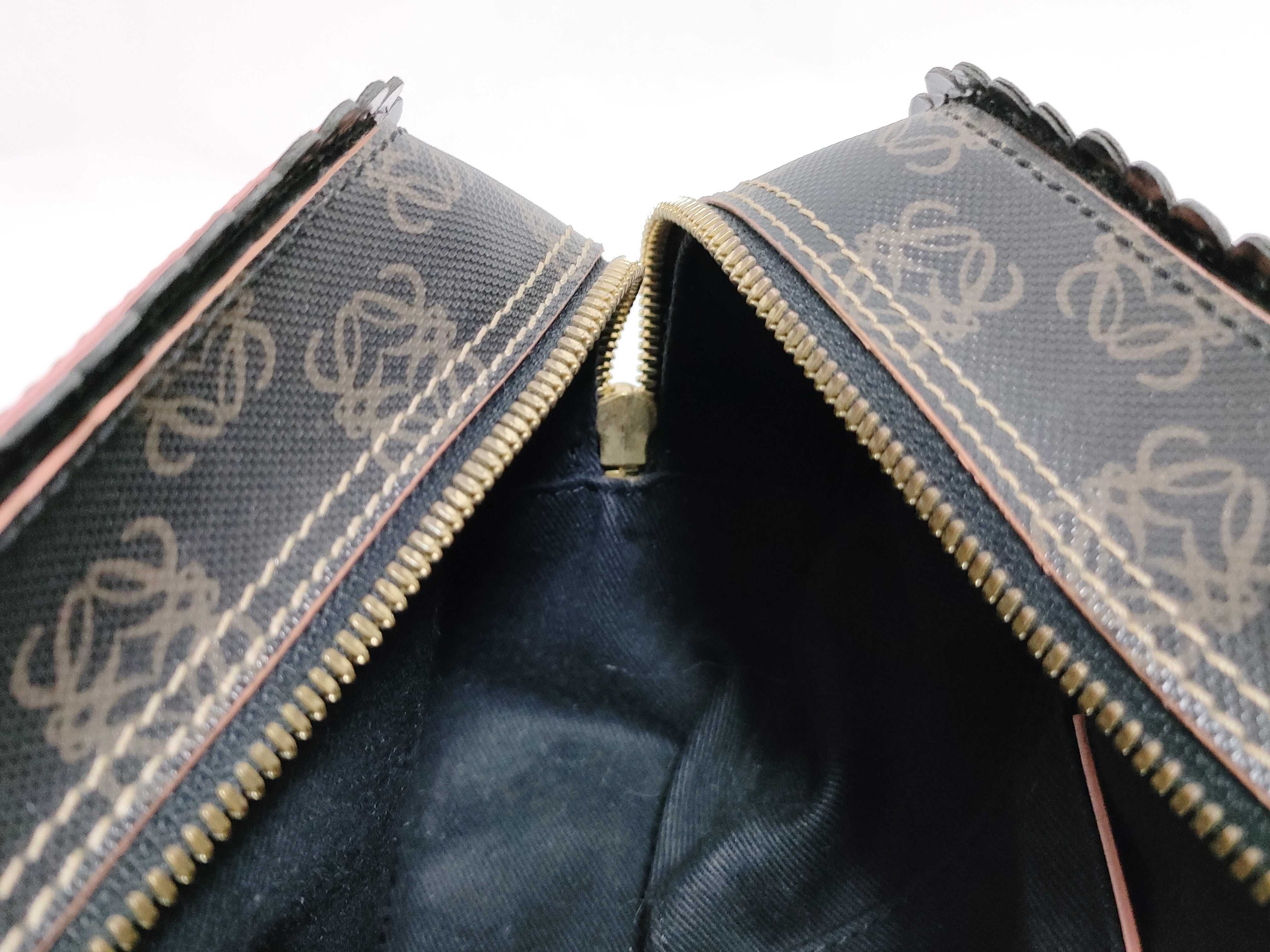 handbag with Anagram charm. — view 9