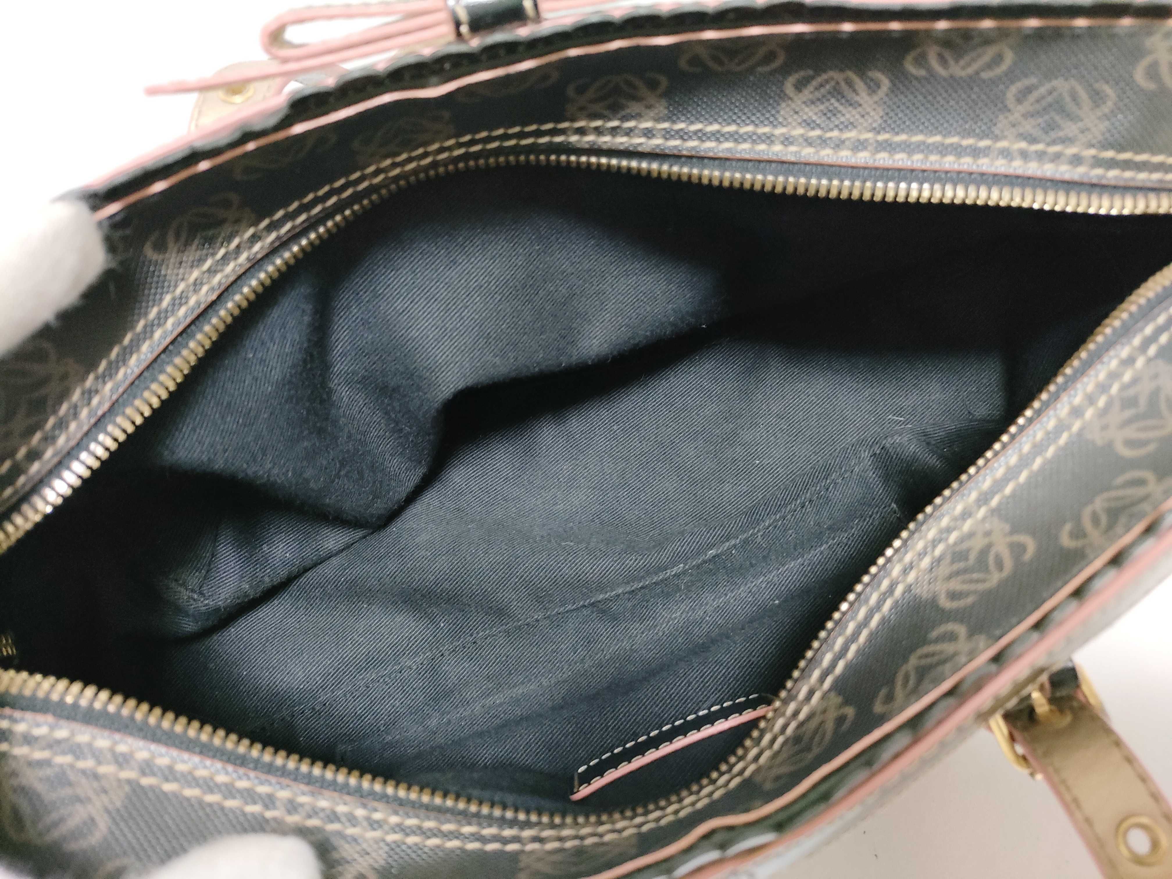 handbag with Anagram charm. — view 10