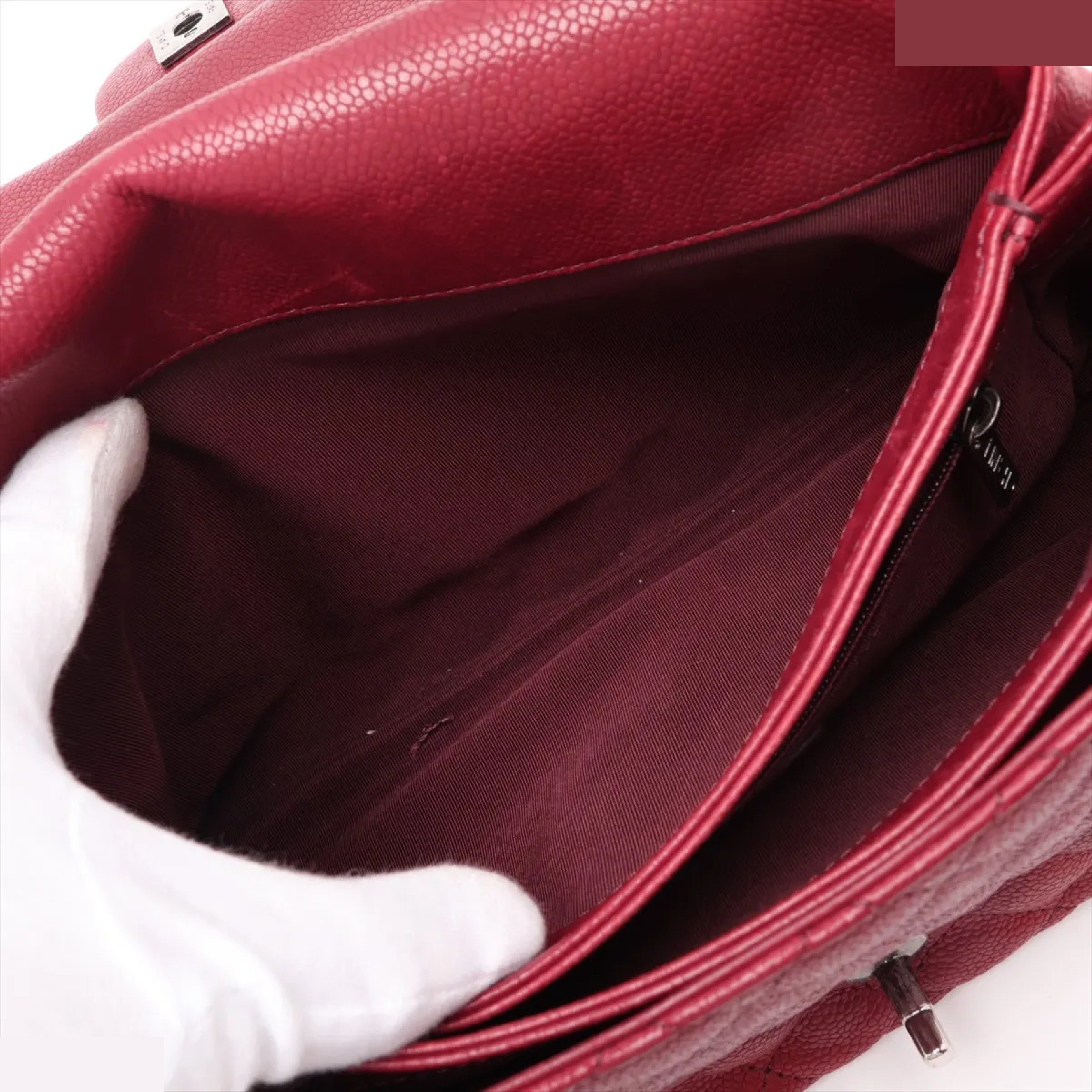 Matelassé Caviar Skin Chain Shoulder Bag (with seal and card) — view 9