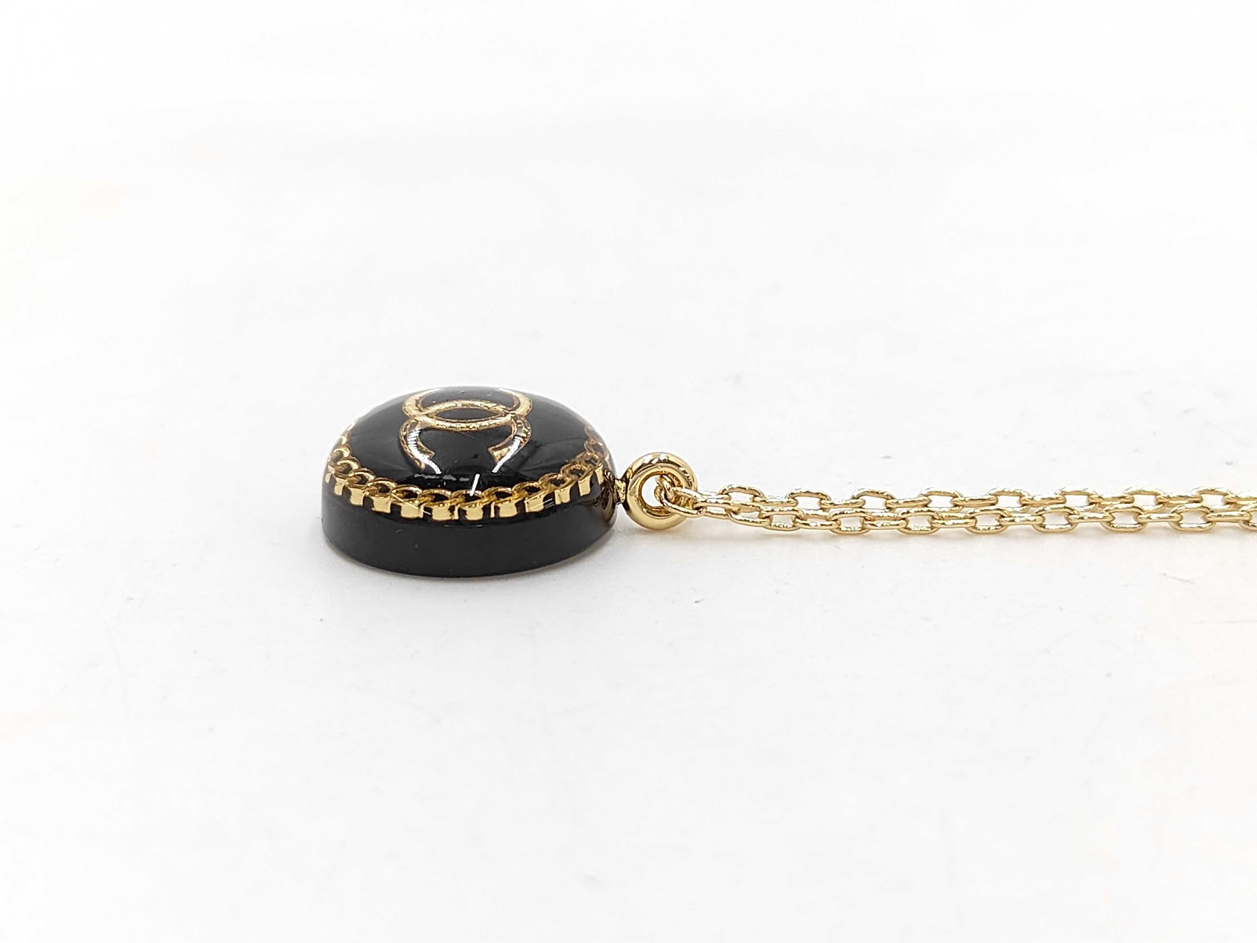 Coco Mark Round Face Chain Necklace D22A Gold*Black Necklace — view 2