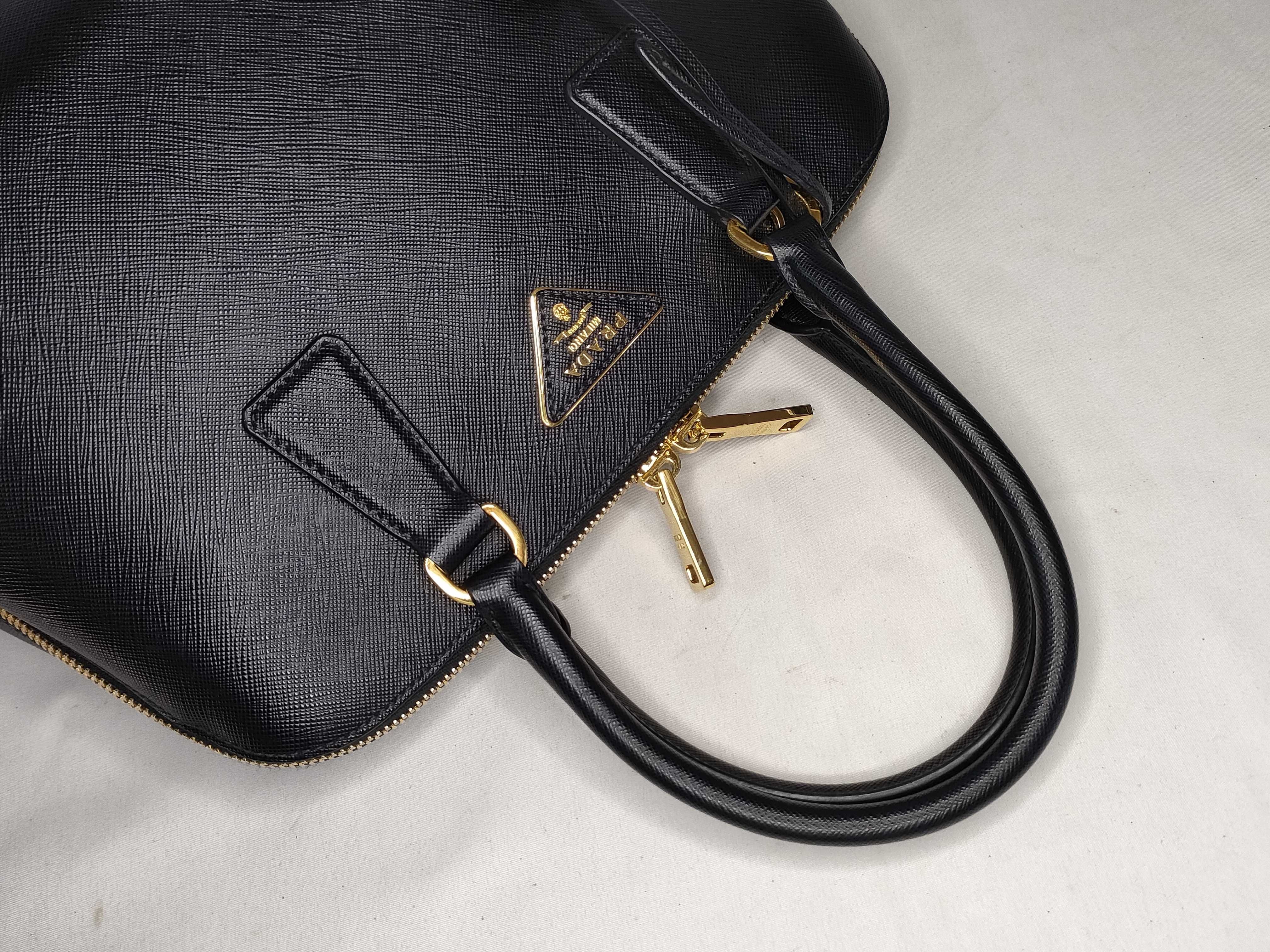 Saffiano Lux Leather 2-Way Handbag Black BL0837 Handbag — view 3