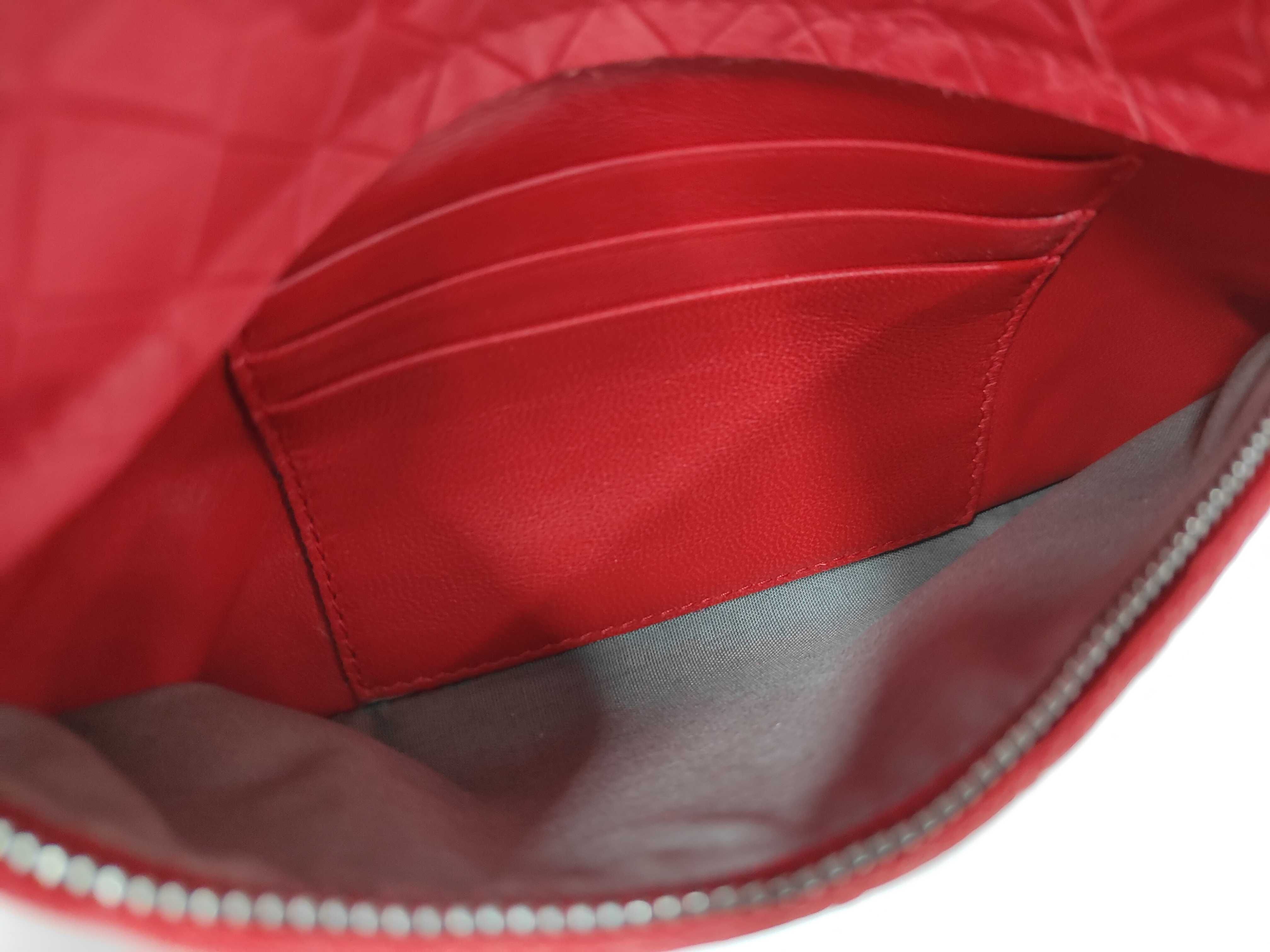 Intrecciato Shoulder Bag (Red) — view 9