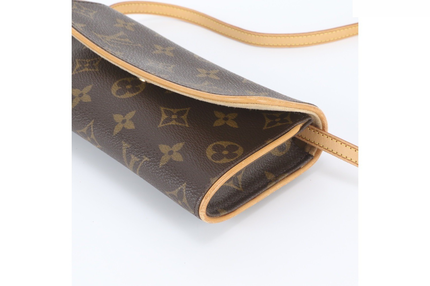 Monogram Pochette Twin PM M51854 Leather Shoulder Bag — view 4