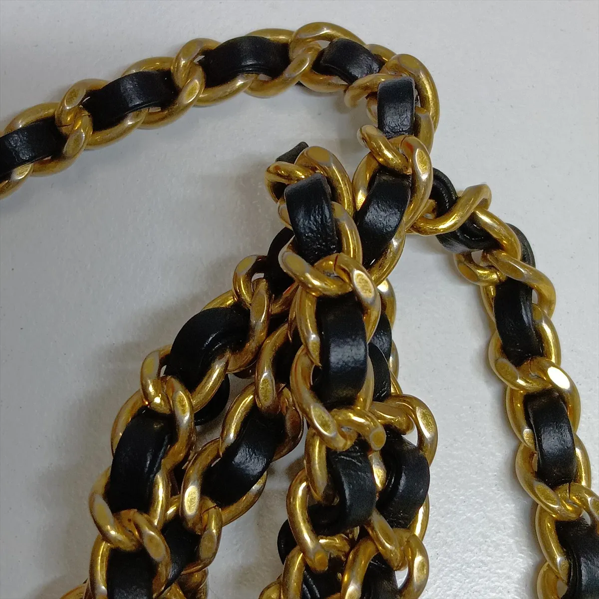 2.55 Vintage Calf Chain Wallet Icon Black Gold Hardware 24099787 (Serial Number 24) — view 15