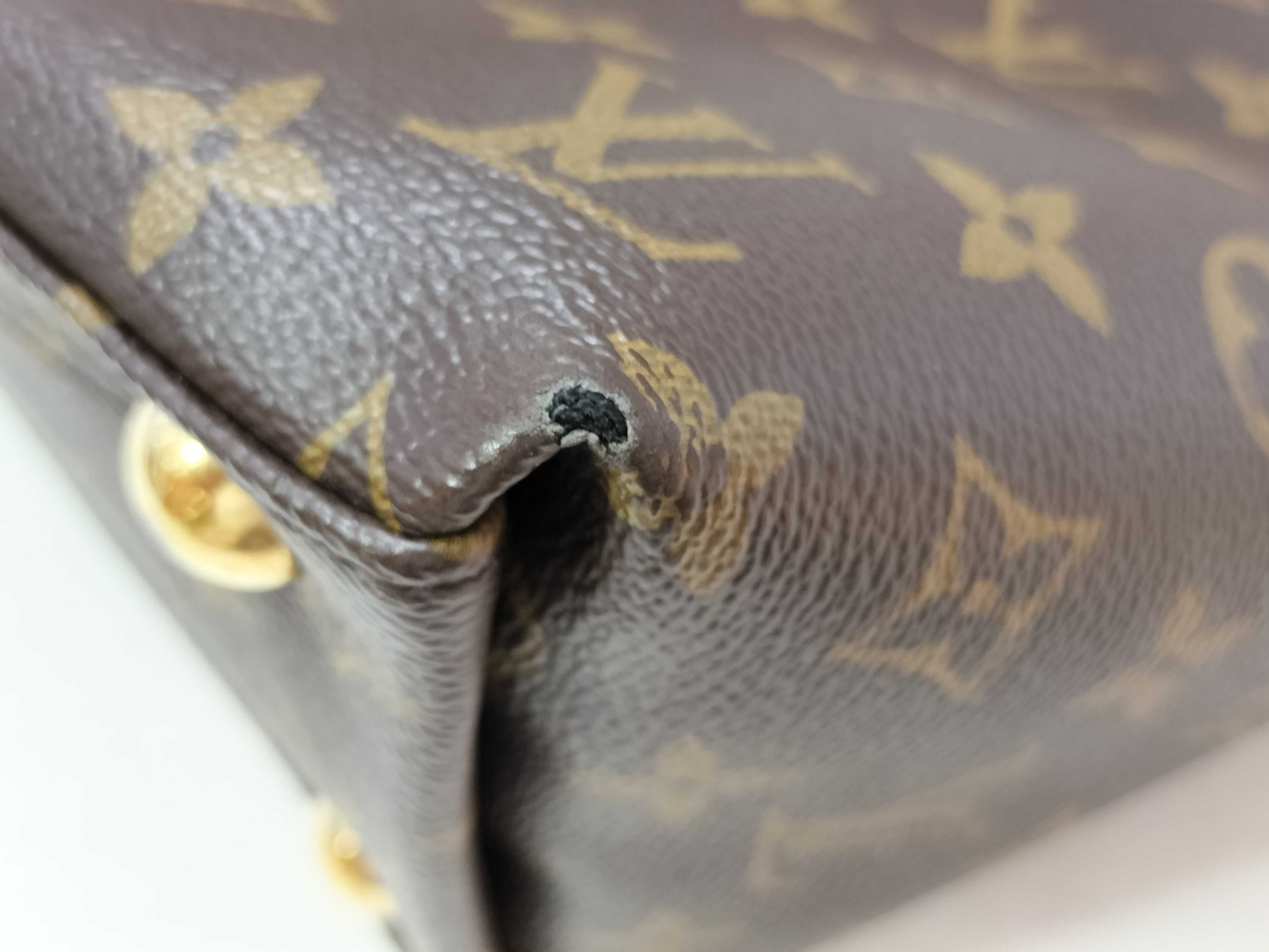 Monogram Louis Vuitton Monogram V Tote MM Handbag — view 7
