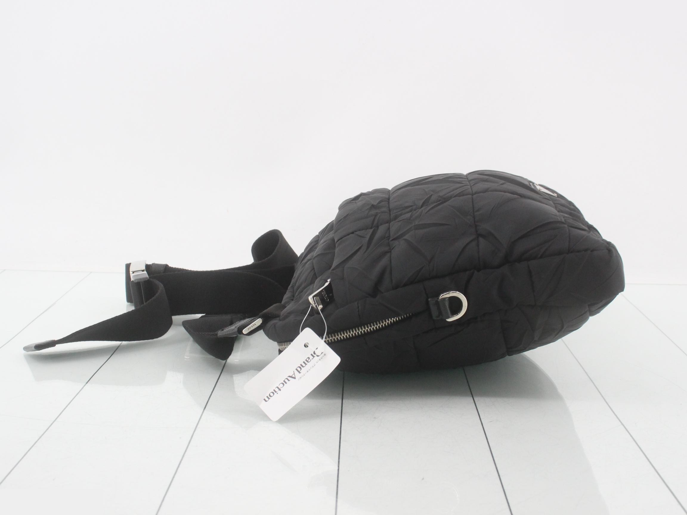 Tessuto Triangle Plate Quilted Shoulder Bag, Black — view 4