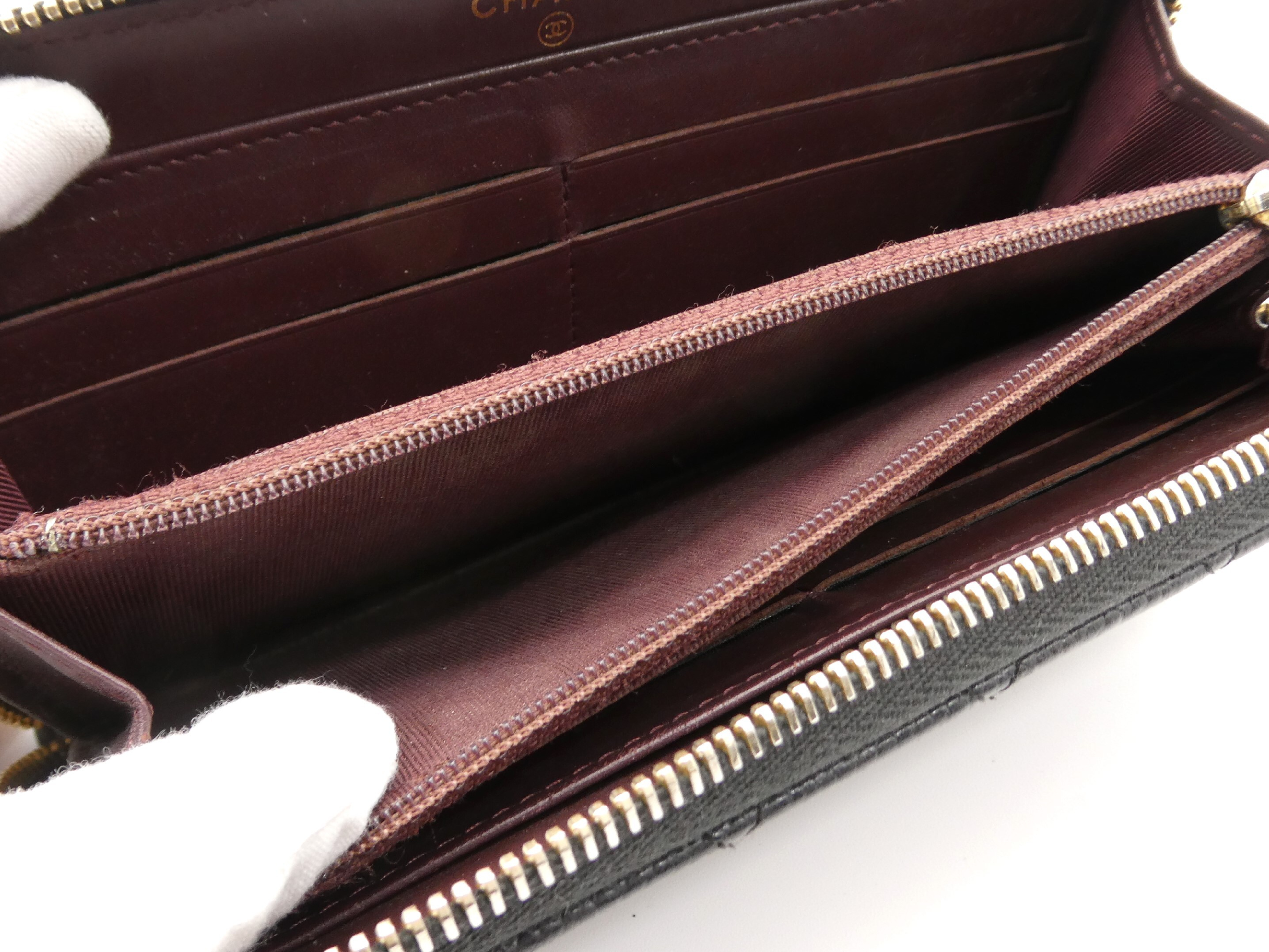 Matelasse Cocomark Caviar Skin Round Zipper Wallet — view 8