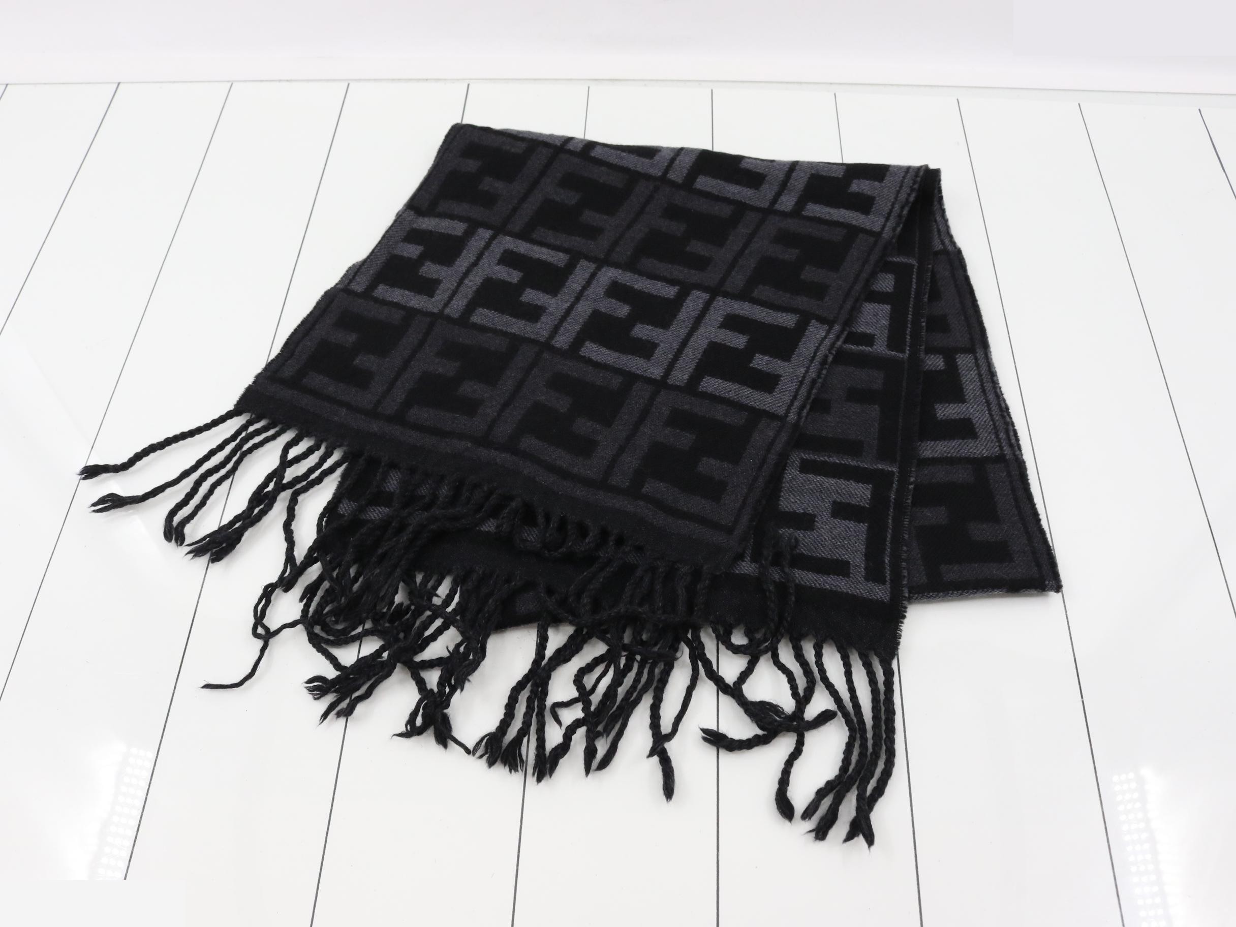 Zucca (accessories) - Scarf, Gray x Black — view 2