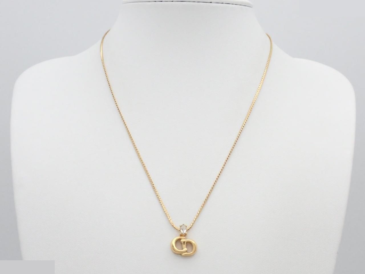 Other line: Precious metal necklaces and pendants, neck circumference approximately 42 cm. — view 3