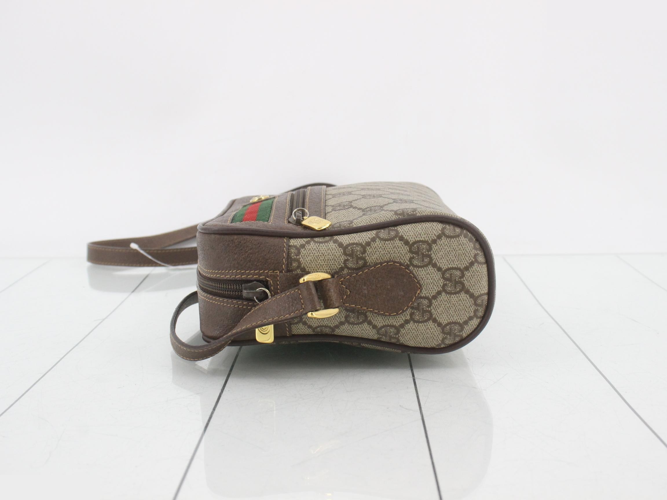 GG Supreme Canvas Shoulder Bag — view 4