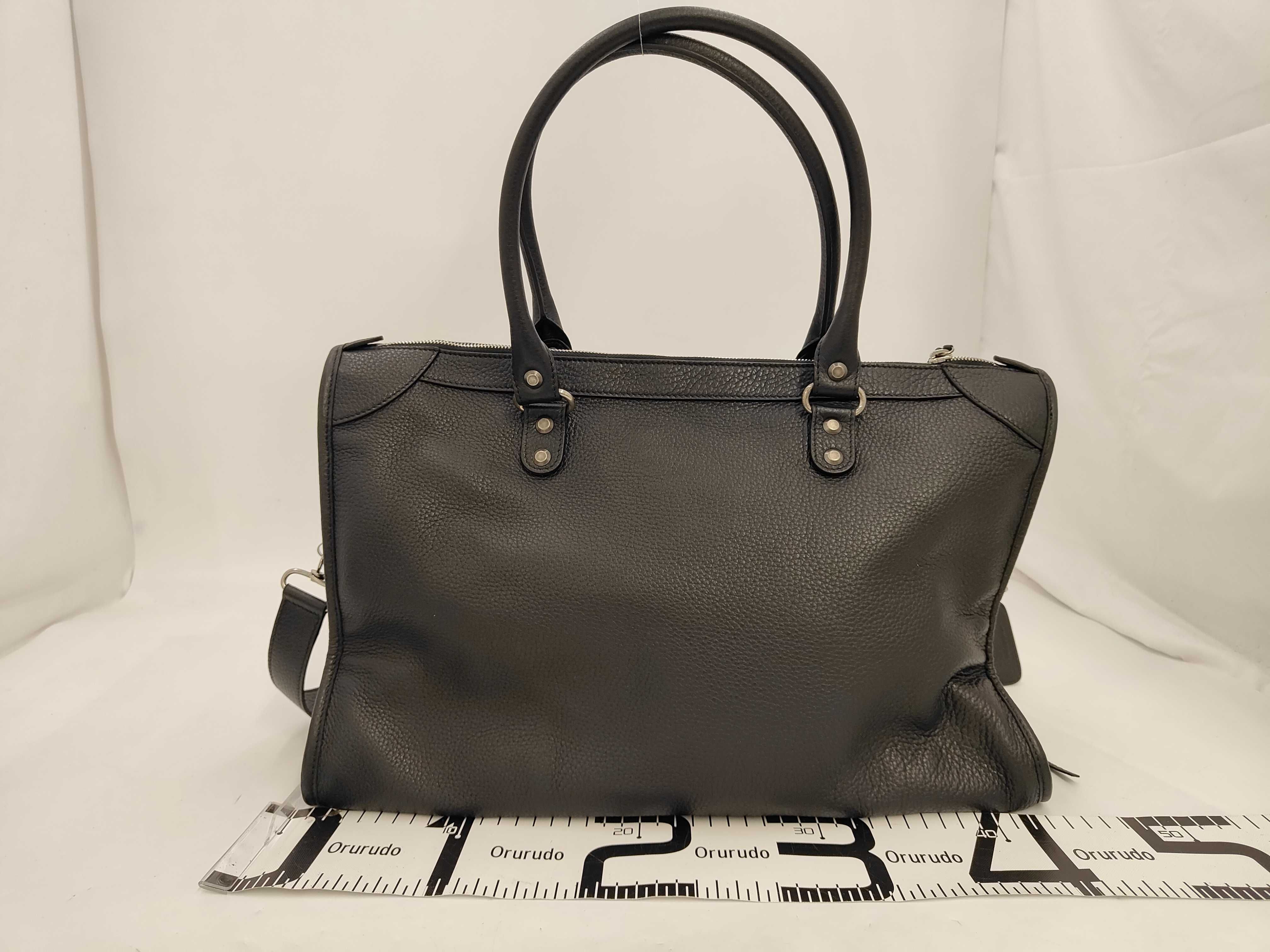 The Giant City Le City Business Duffle Bag Large Calfskin Handbag — view 2
