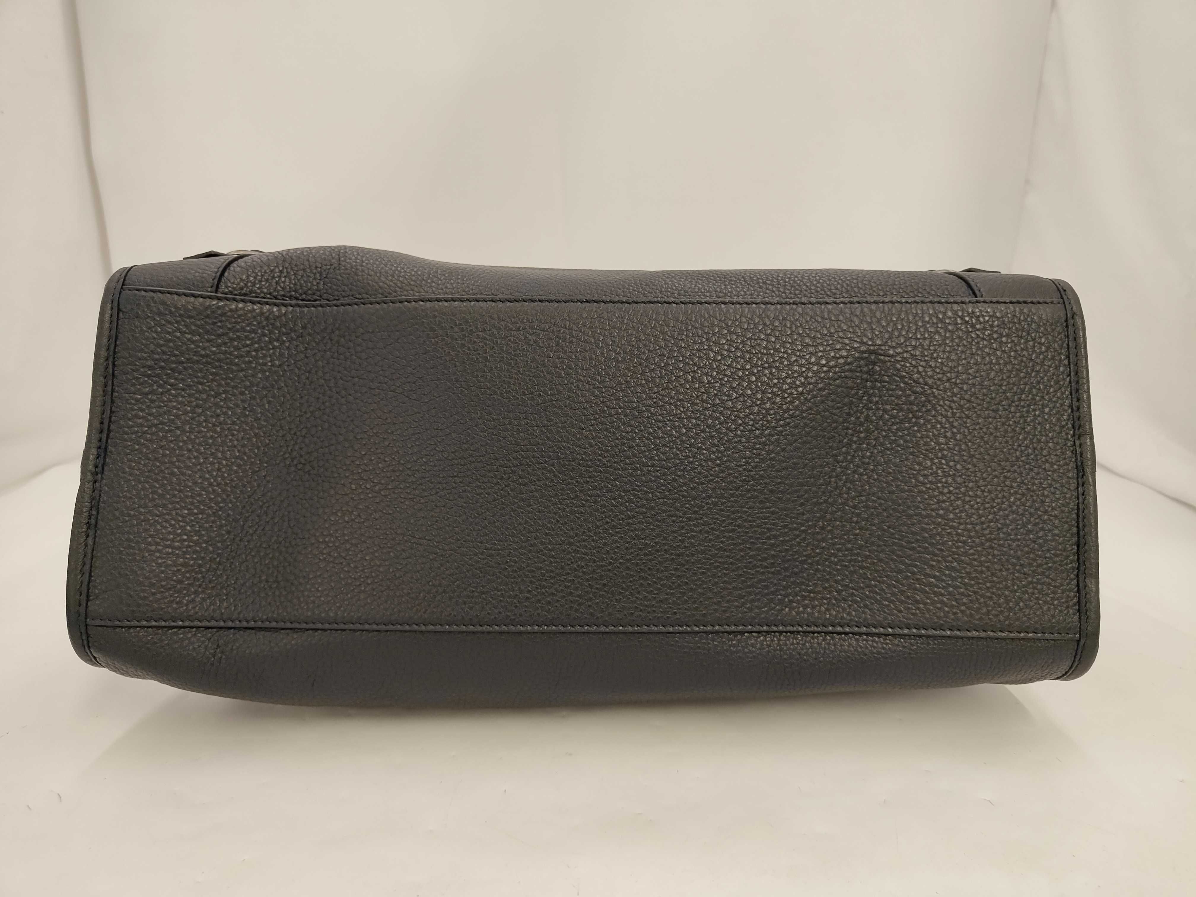 The Giant City Le City Business Duffle Bag Large Calfskin Handbag — view 3