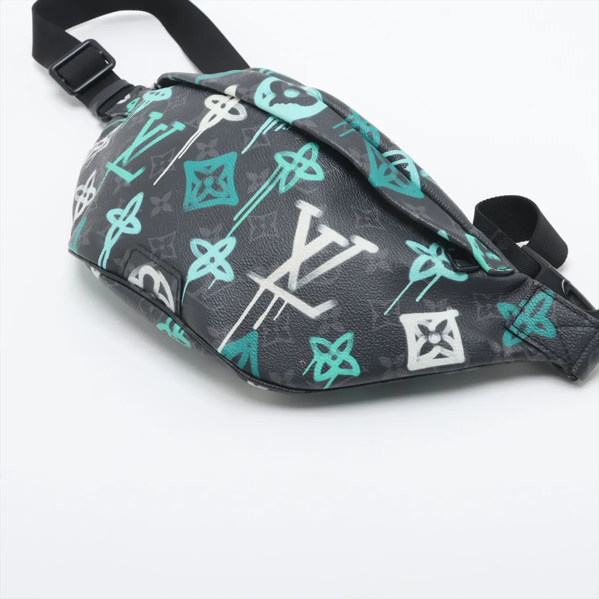 Monogram Graffiti Discovery Backpack PM M21397 Black x Green RFID responsive — view 3