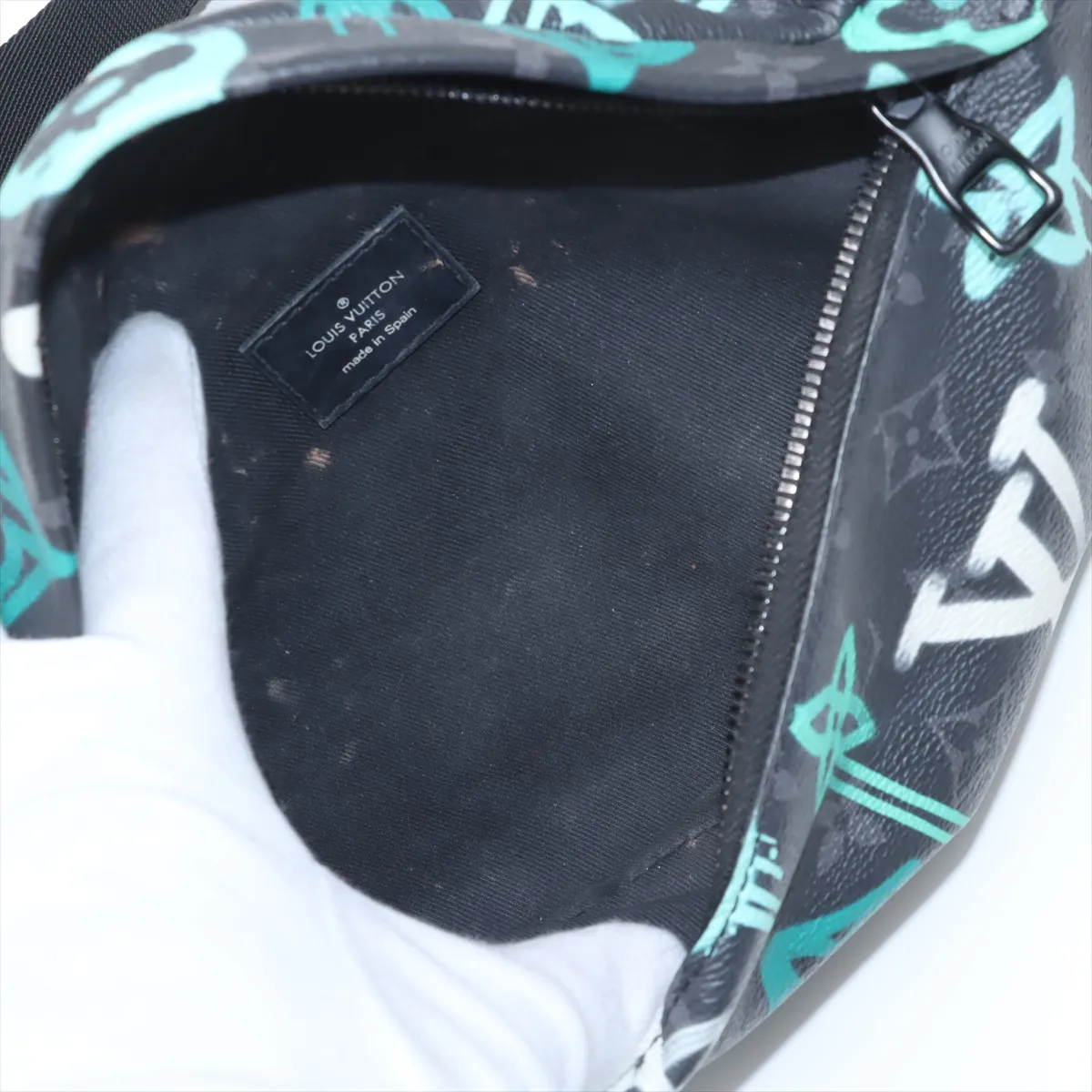 Monogram Graffiti Discovery Backpack PM M21397 Black x Green RFID responsive — view 5