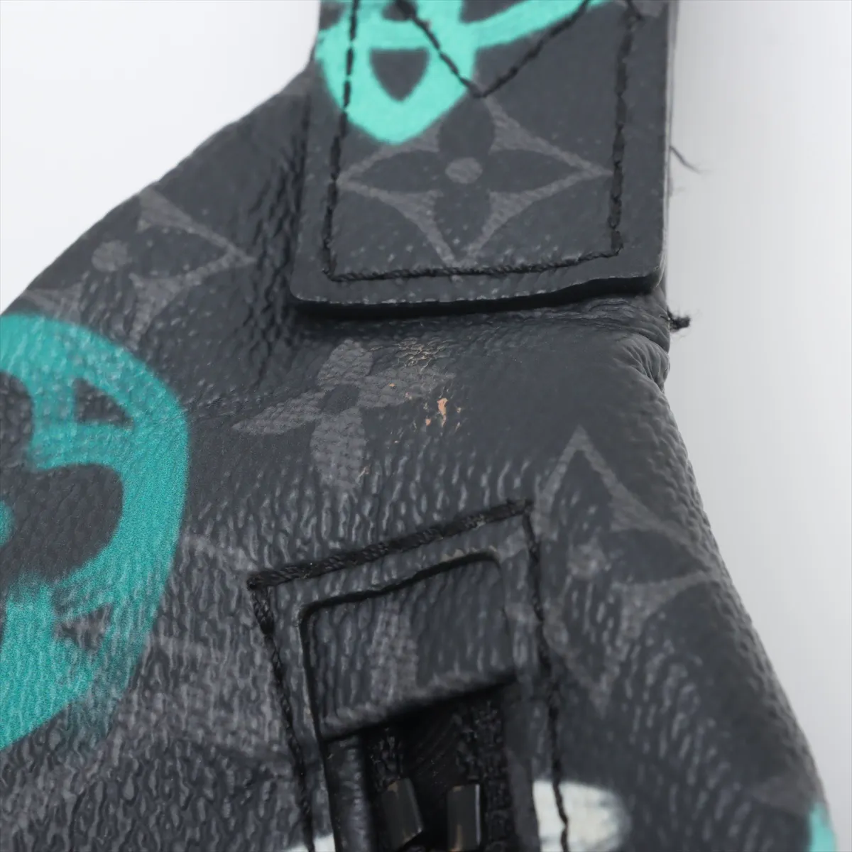 Monogram Graffiti Discovery Backpack PM M21397 Black x Green RFID responsive — view 9