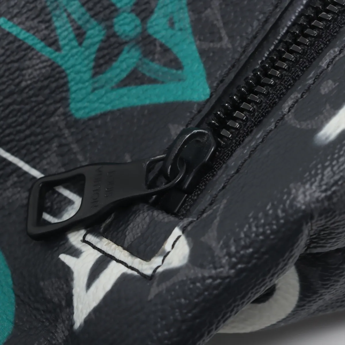 Monogram Graffiti Discovery Backpack PM M21397 Black x Green RFID responsive — view 10