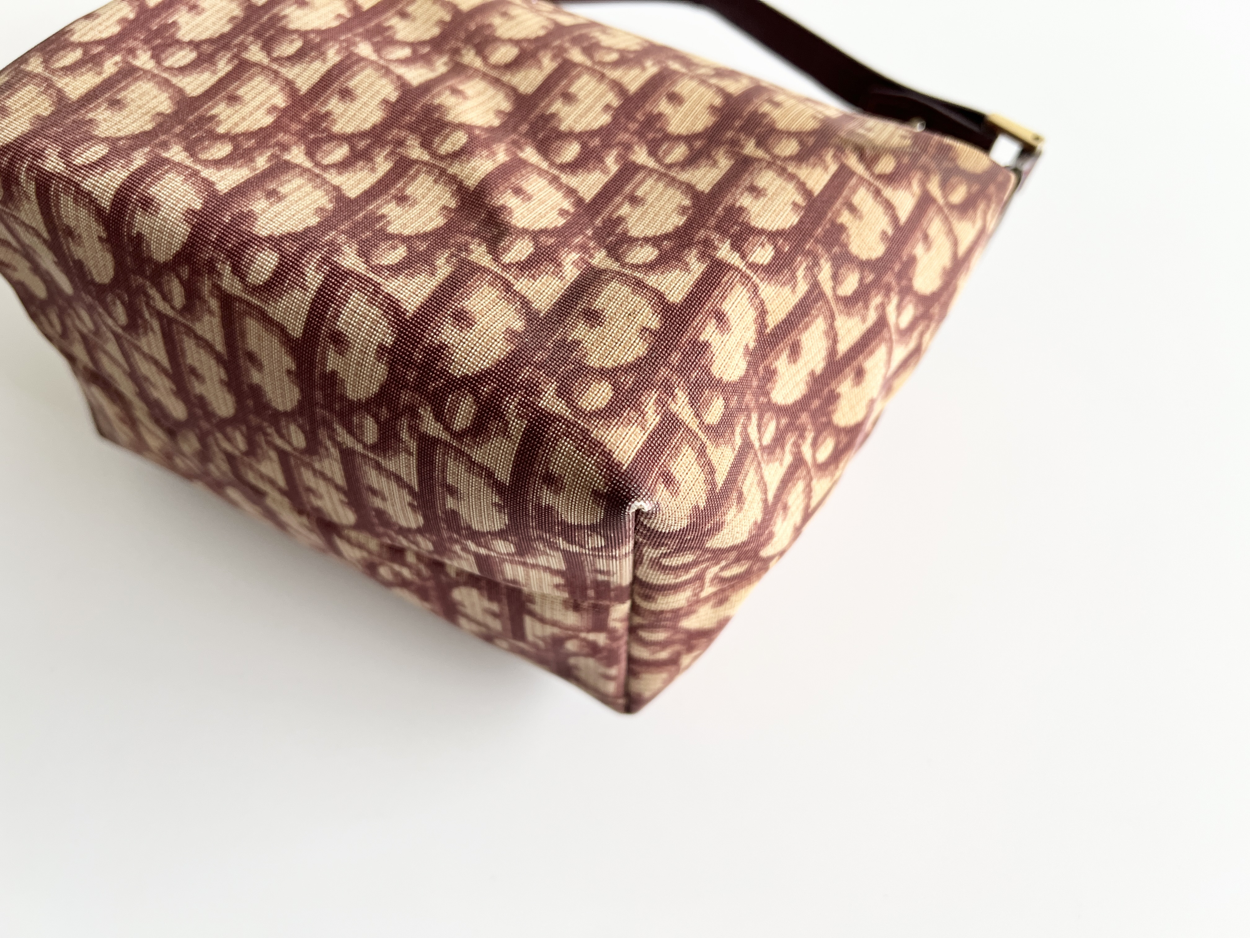 Trotter Oblique Leather Accessory Pouch Handbag — view 12