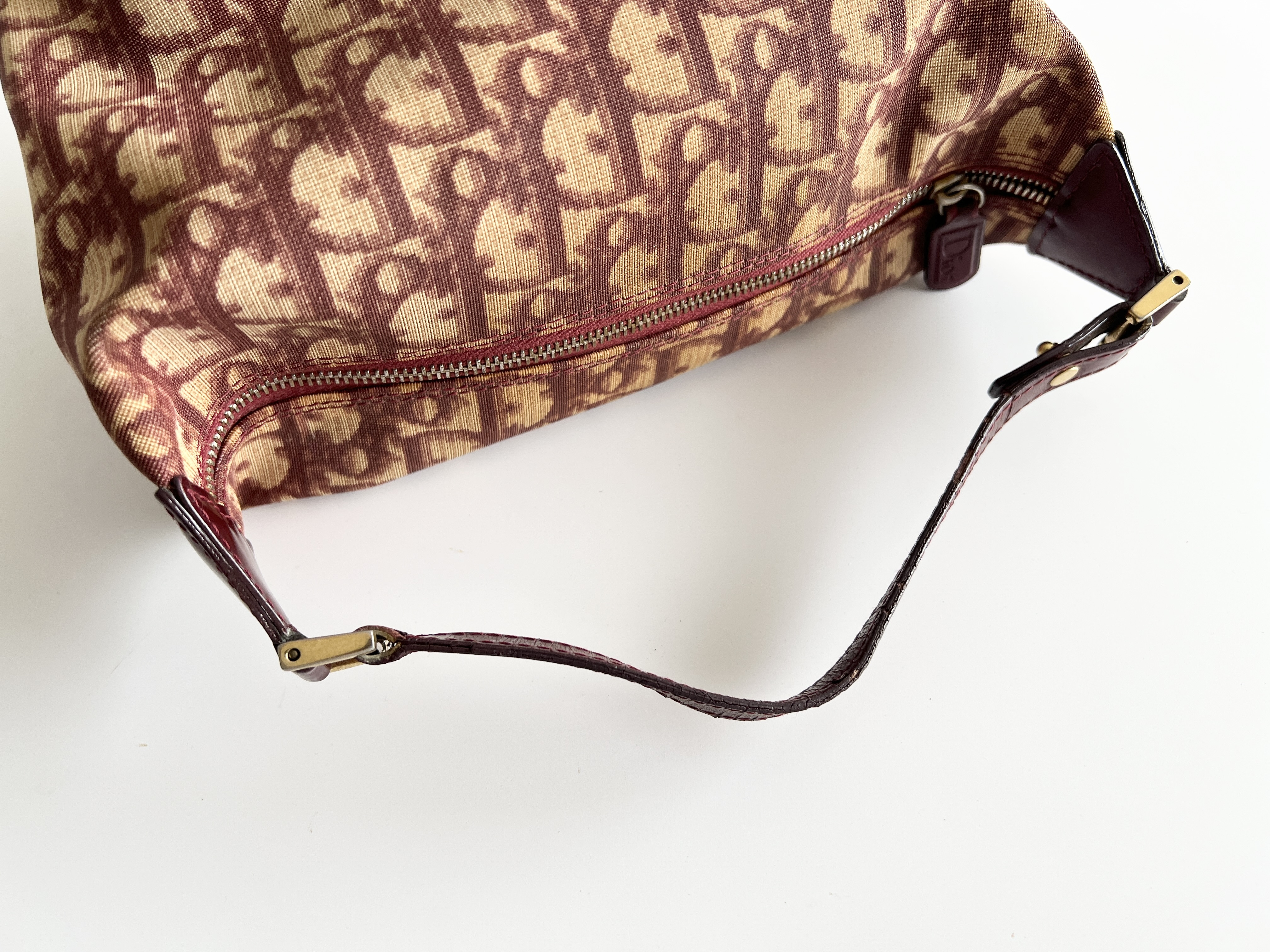 Trotter Oblique Leather Accessory Pouch Handbag — view 3