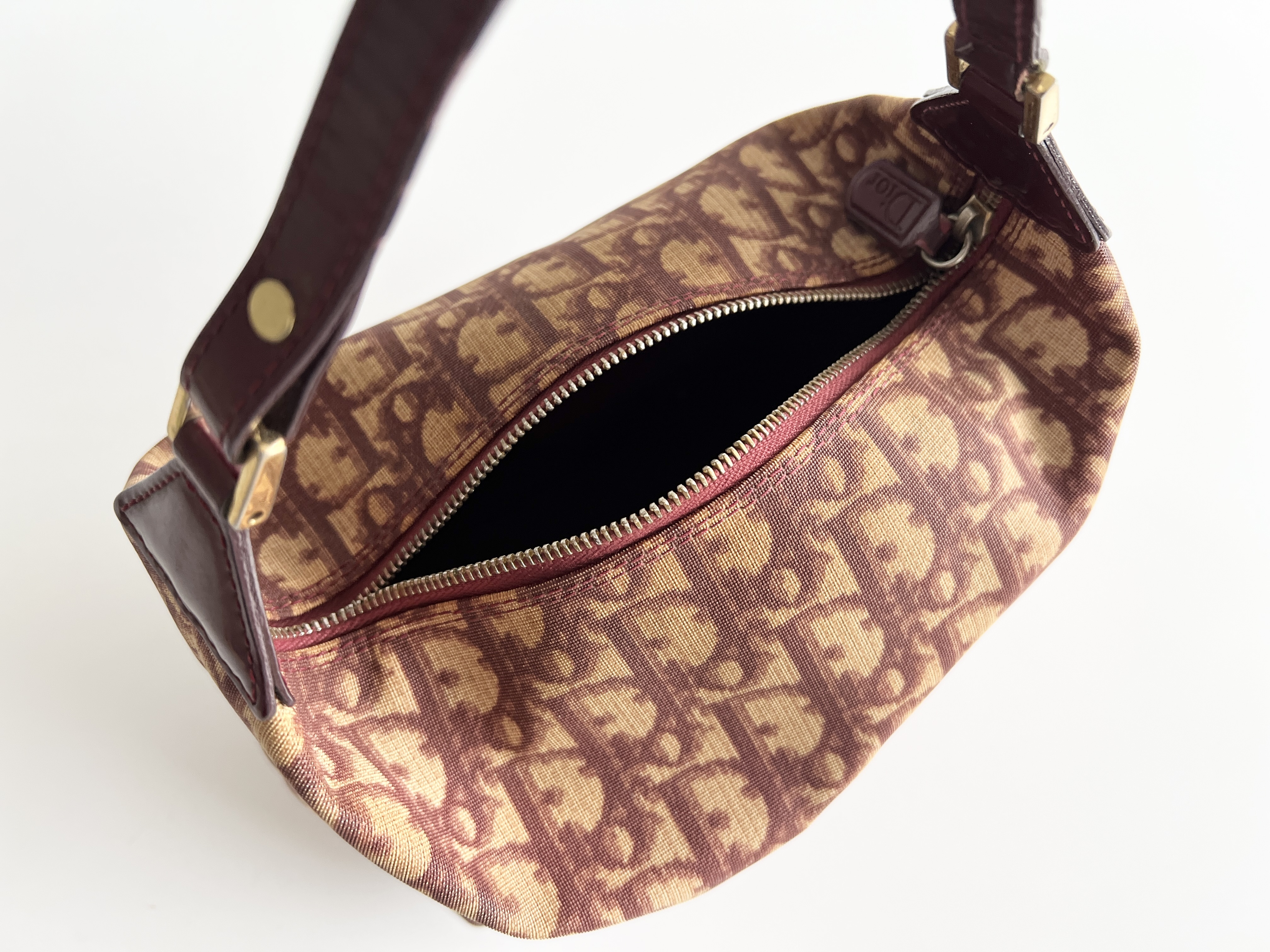 Trotter Oblique Leather Accessory Pouch Handbag — view 4