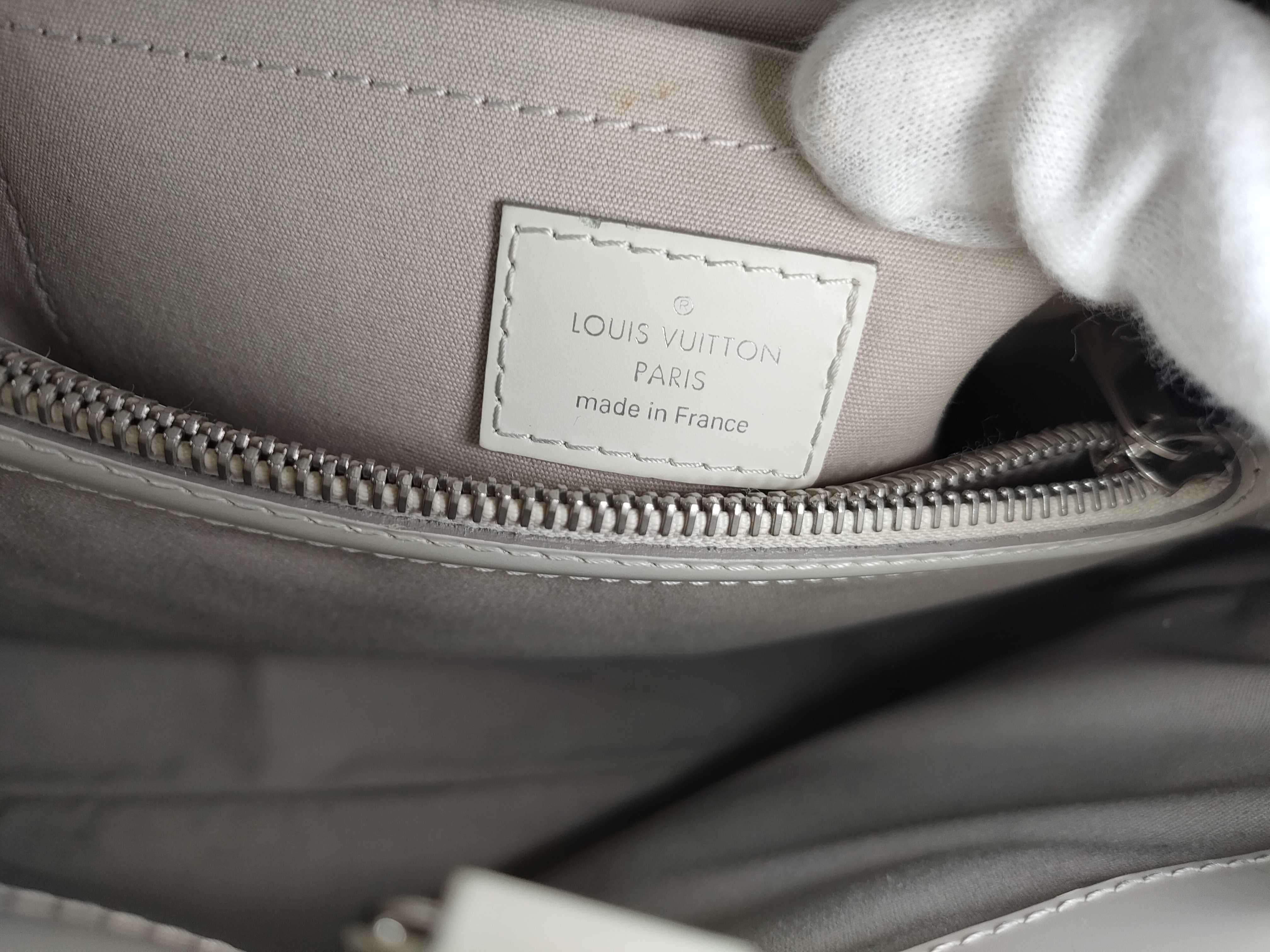 Epi M5926J Epi Passy Ivoire Handbag — view 12