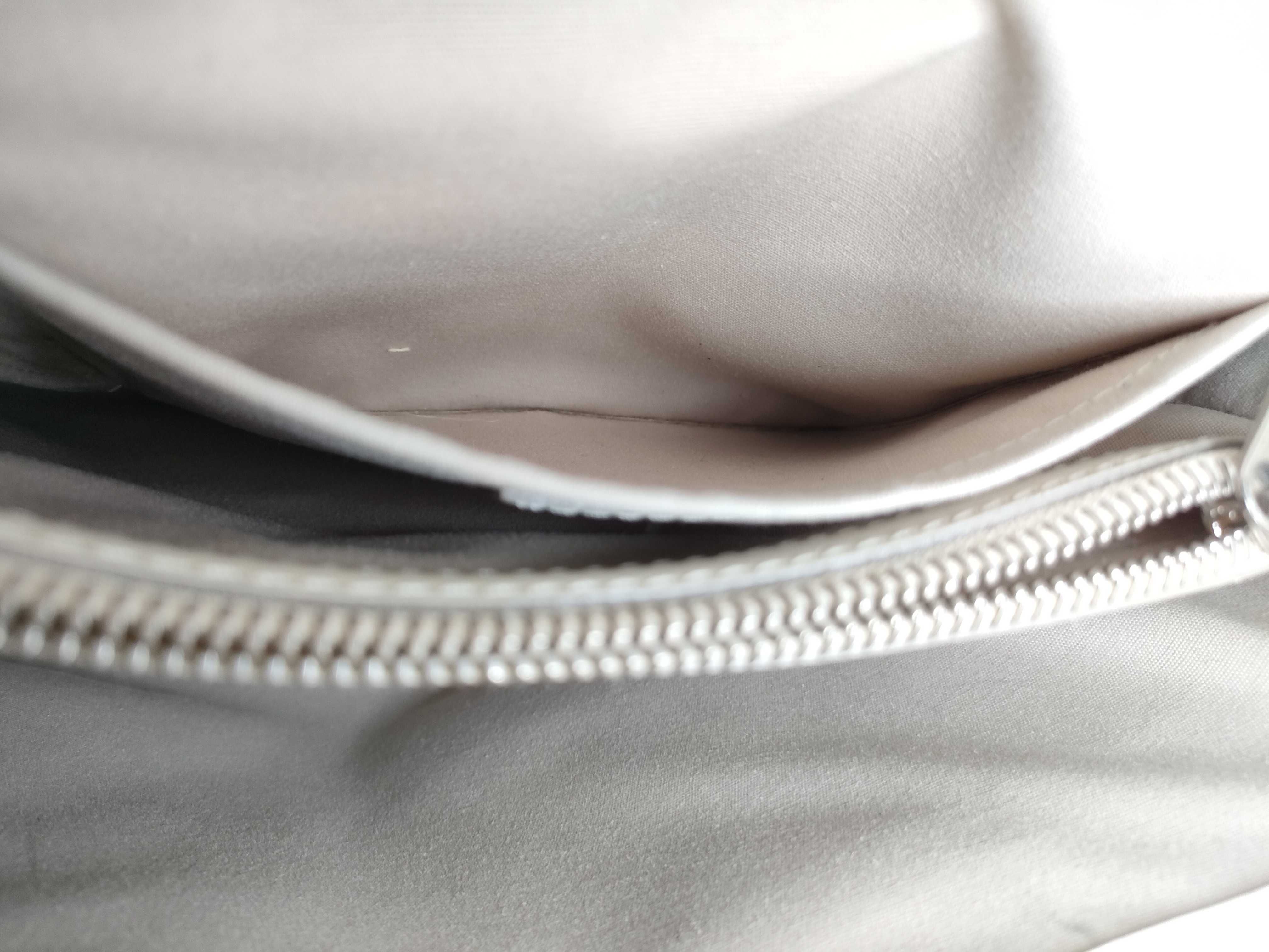 Epi M5926J Epi Passy Ivoire Handbag — view 13