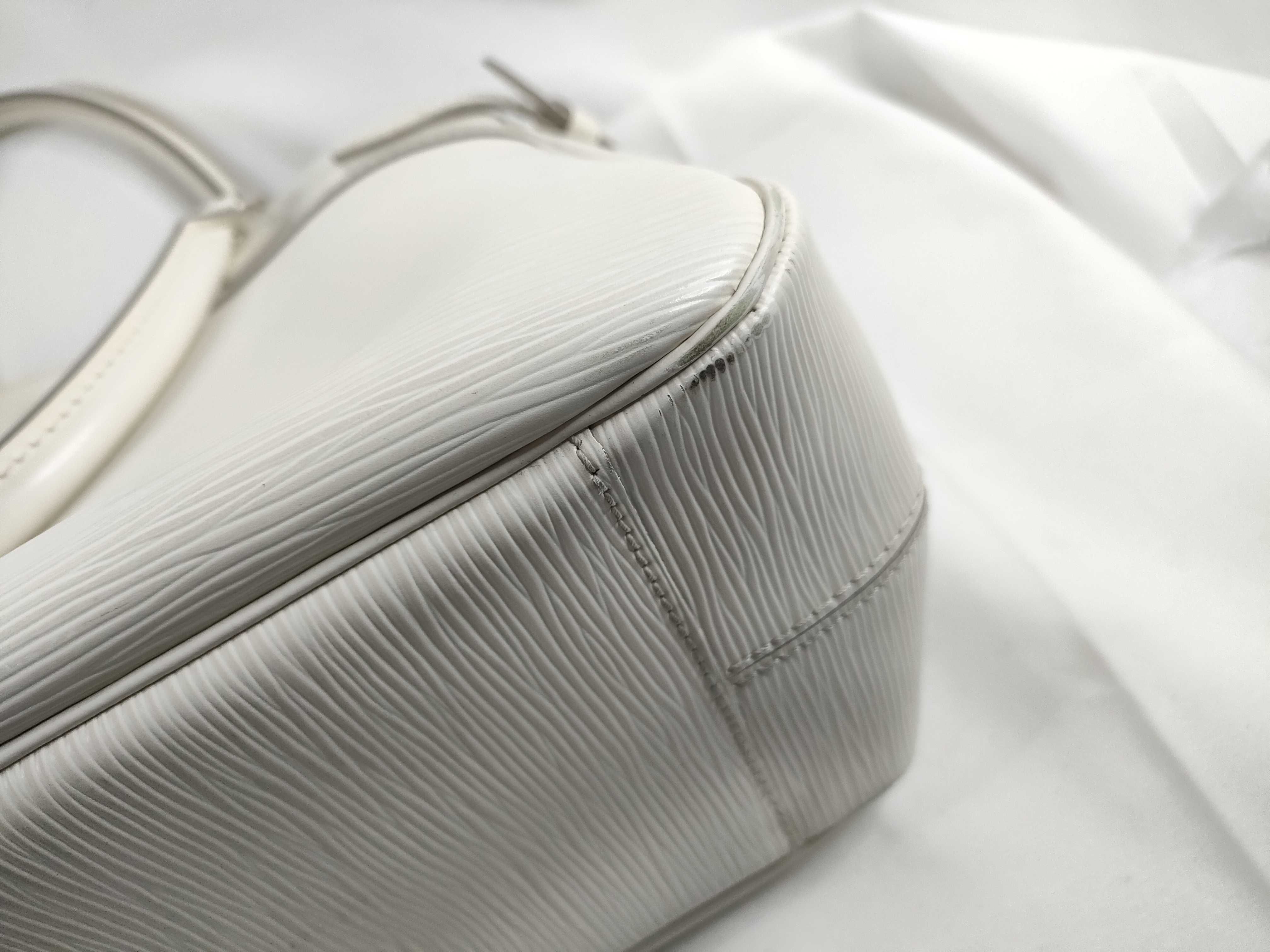 Epi M5926J Epi Passy Ivoire Handbag — view 5