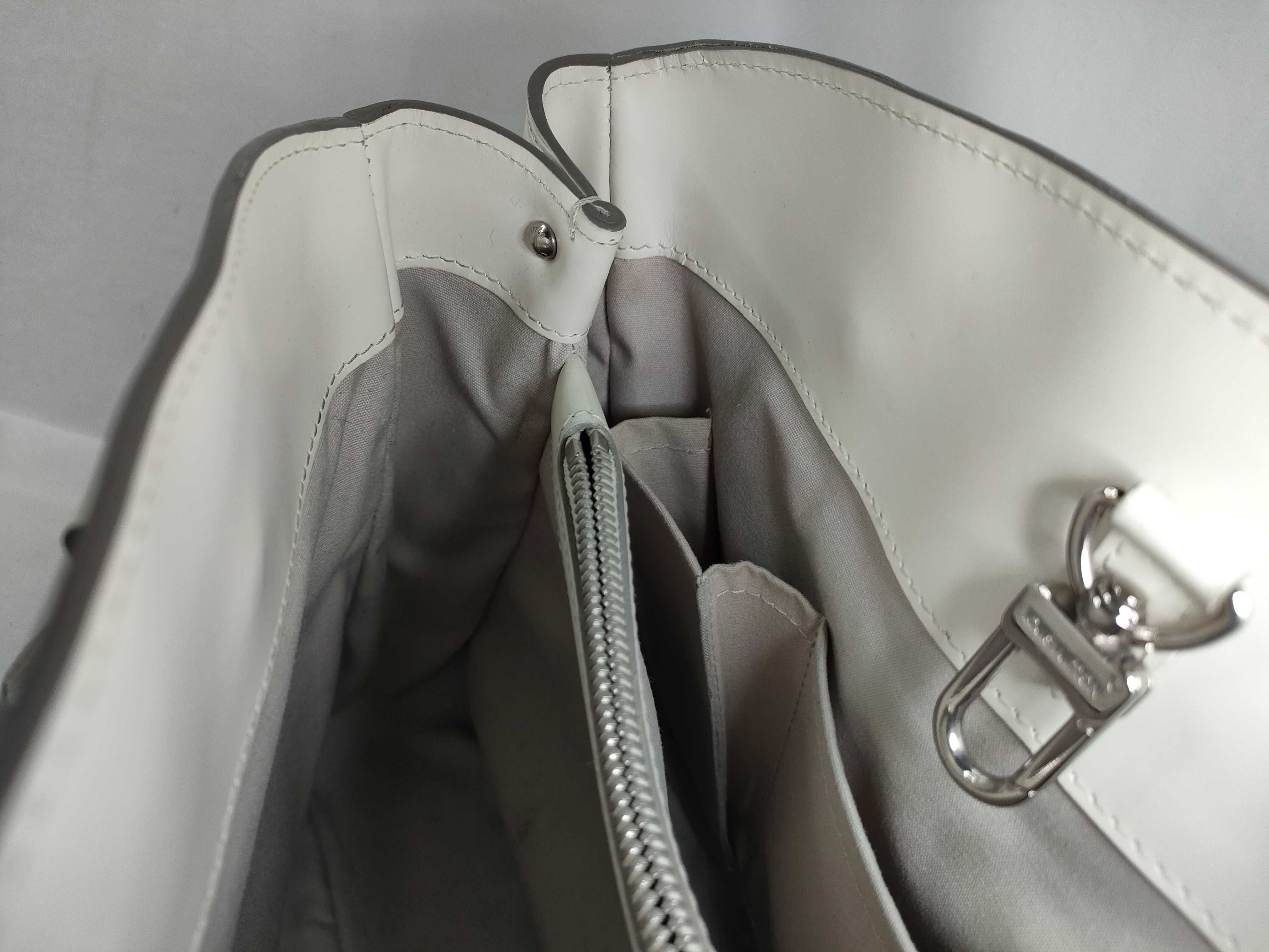 Epi M5926J Epi Passy Ivoire Handbag — view 10