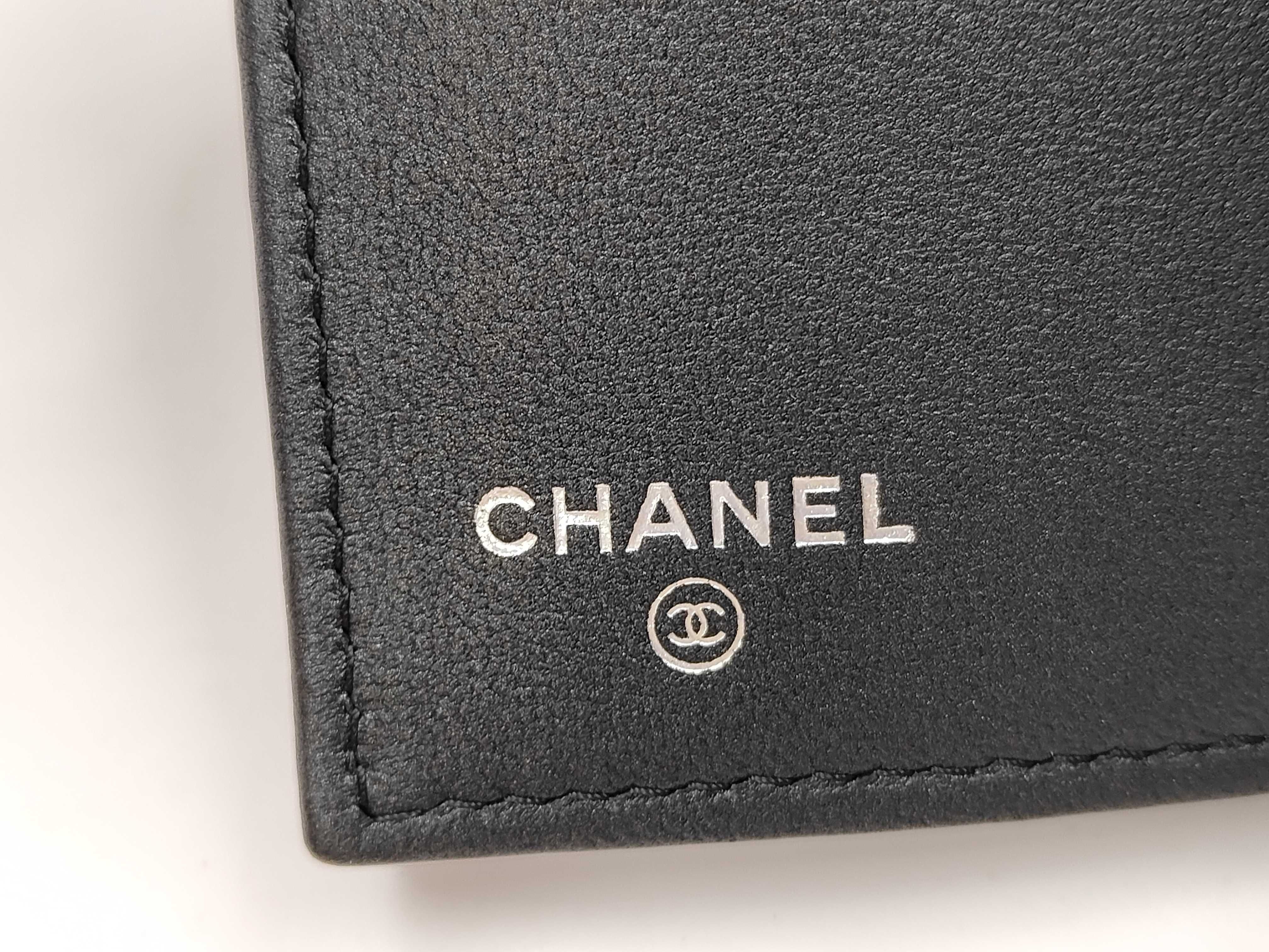 AP0232 Matelassé Classic Medium Flap Wallet — view 7